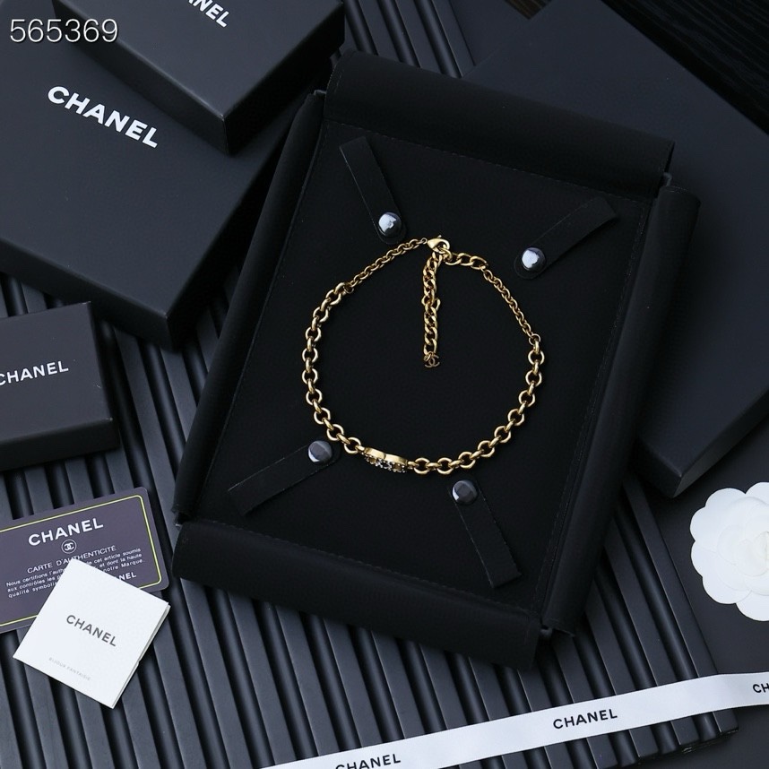 Chanel 𝑪𝒉𝒂𝒏𝒆𝒍 摩登链条双c项圈