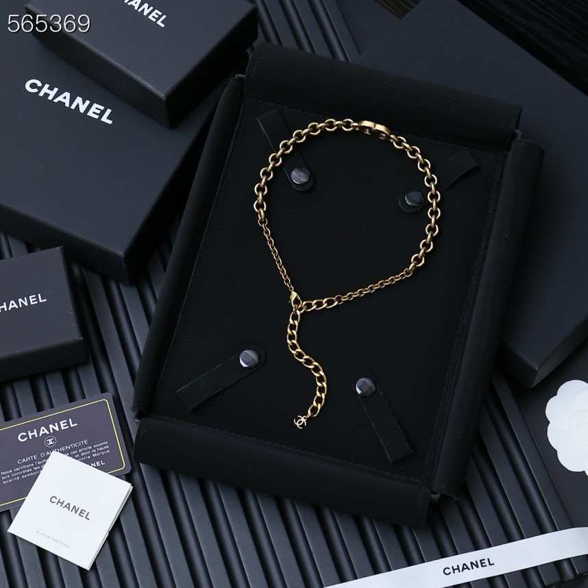 Chanel 𝑪𝒉𝒂𝒏𝒆𝒍 摩登链条双c项圈