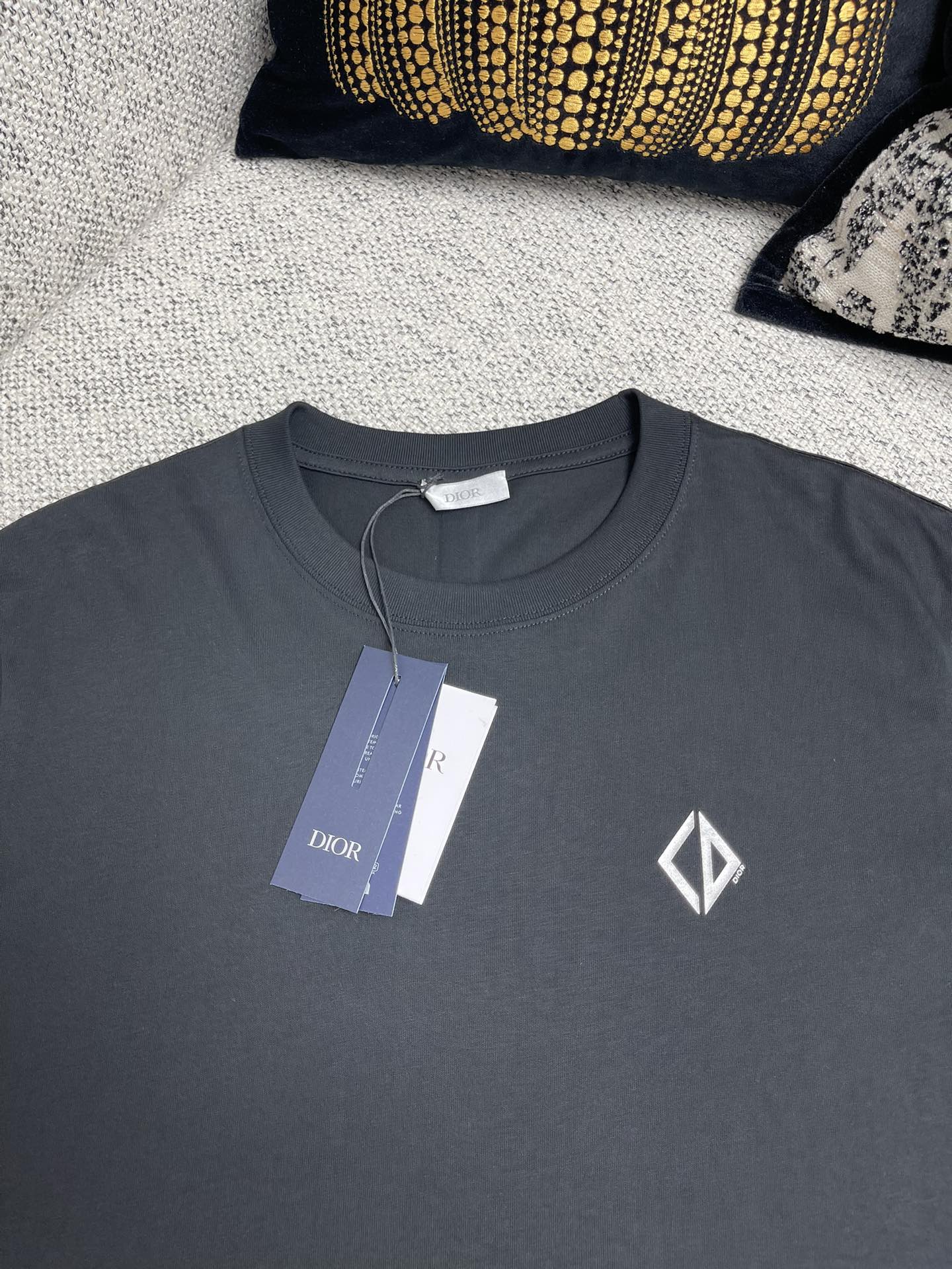 Dior CD Diamond T-Shirt - 2025 Fall Collection - Crew Neck, Cotton Knit 4 i1744357129 5650 2