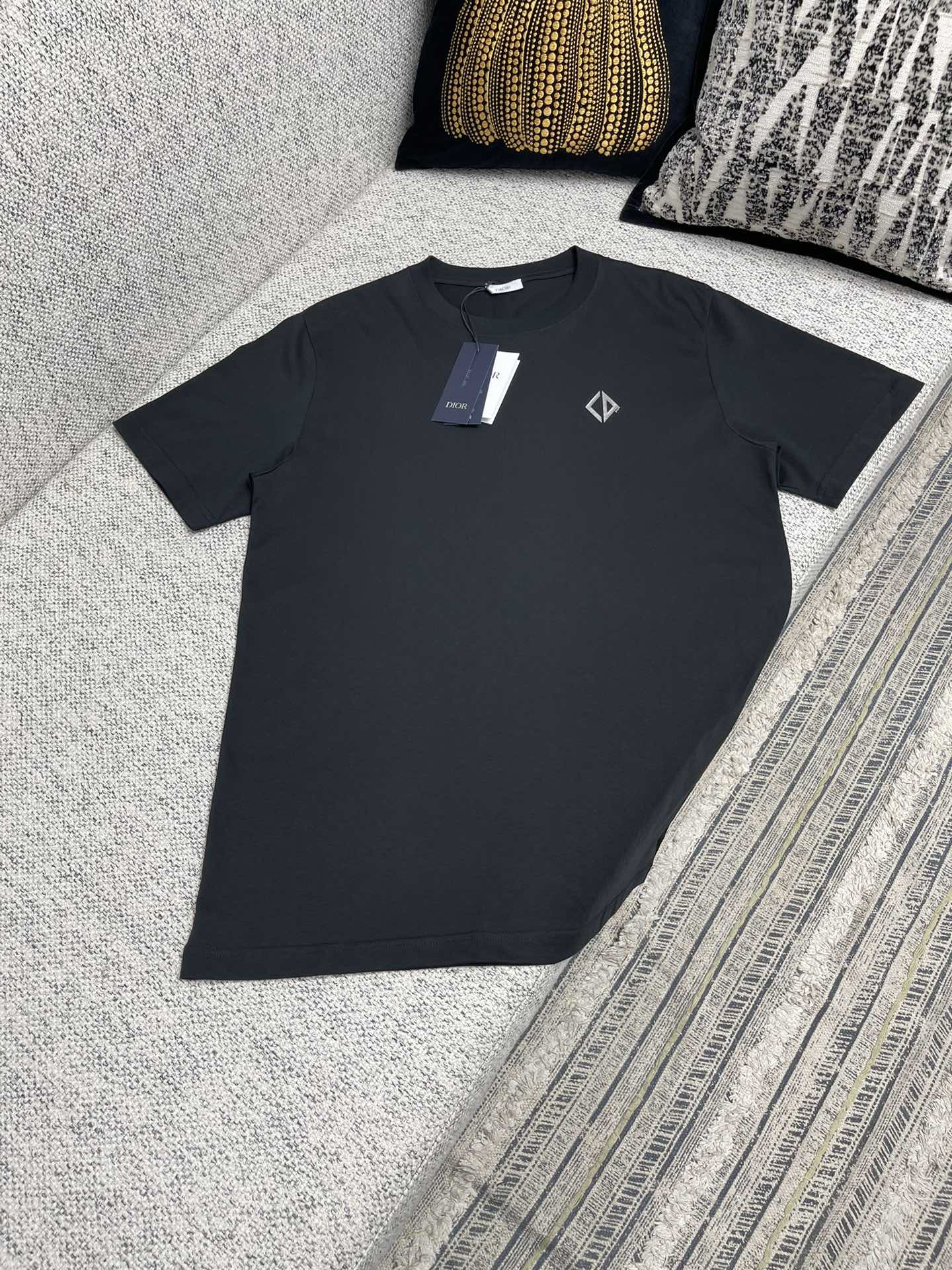 Dior CD Diamond T-Shirt - 2025 Fall Collection - Crew Neck, Cotton Knit 2 i1744357129 9970 0