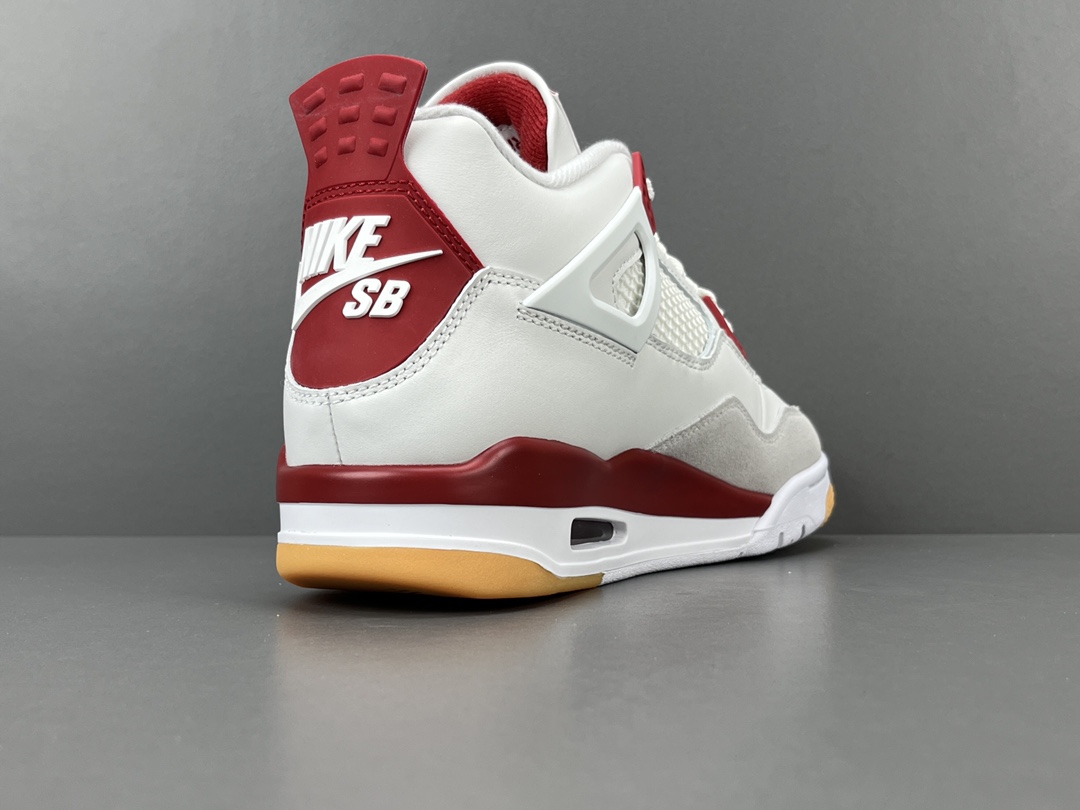 
【纯原版 AJ4】Nike SB x Jordan Air Jordan 4 “Varsity Red