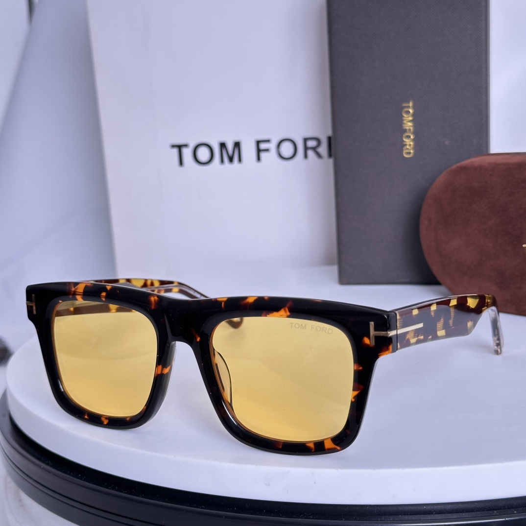  ‼️TOM FOR*新款
官网原版一比一
汤姆福*ModelFT1200潮流时尚界的领军大牌牌，受很多