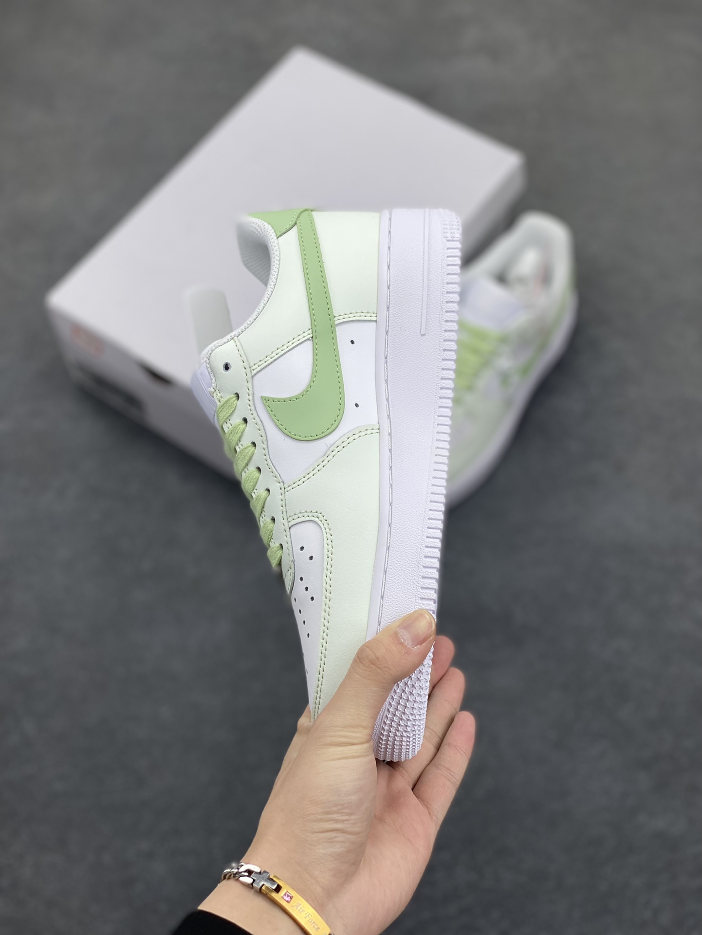 图片[3]-Nike Air Force 1 Low’07 8weet heart 青苹果🍏 喷绘 空军一号低帮休闲板鞋 定制皮料 原厂3D打印 定制鞋盒 原楦原纸板 纯正空军版型 内置全掌气垫 货号：DY8899-002 尺码：36 36.5 37.5 38 38.5 39 40 40.5 41 42 42.5 43 44 44.5 45-选品中心