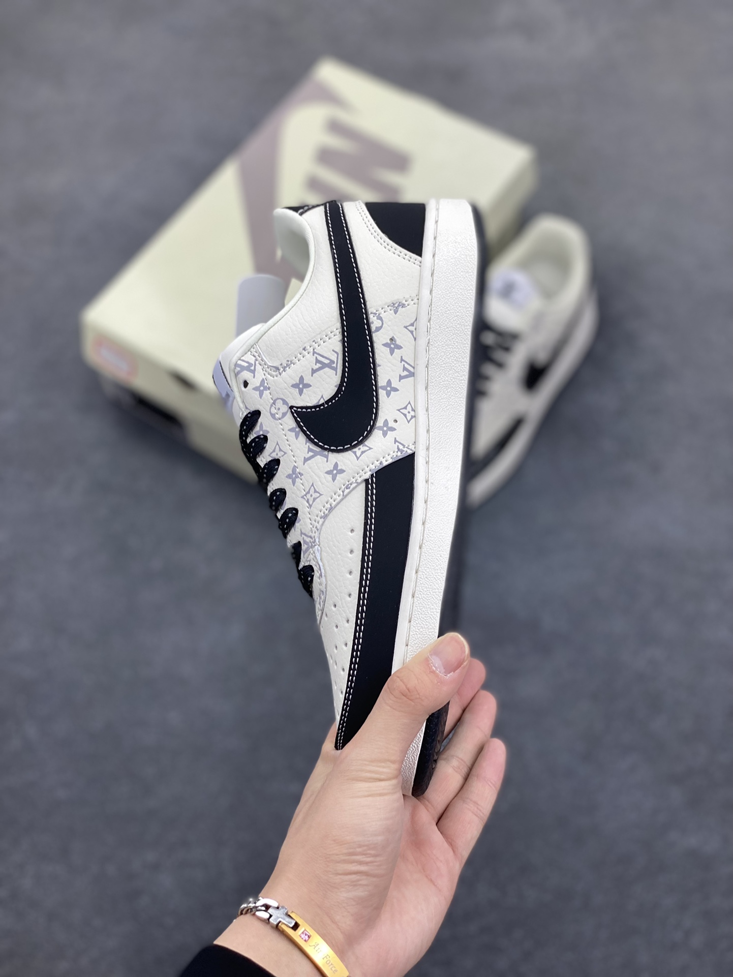 图片[3]-NIKE EBERNON Low prm 小空军低帮百搭透气休闲运动板鞋 独家头层版本 原数据独家私模大底 纯正版型 清洁度完美 货号：FD5188-666 尺码：36 36.5 37.5 38 38.5 39 40 40.5 41 42 42.5 43 44 44.5 45-选品中心