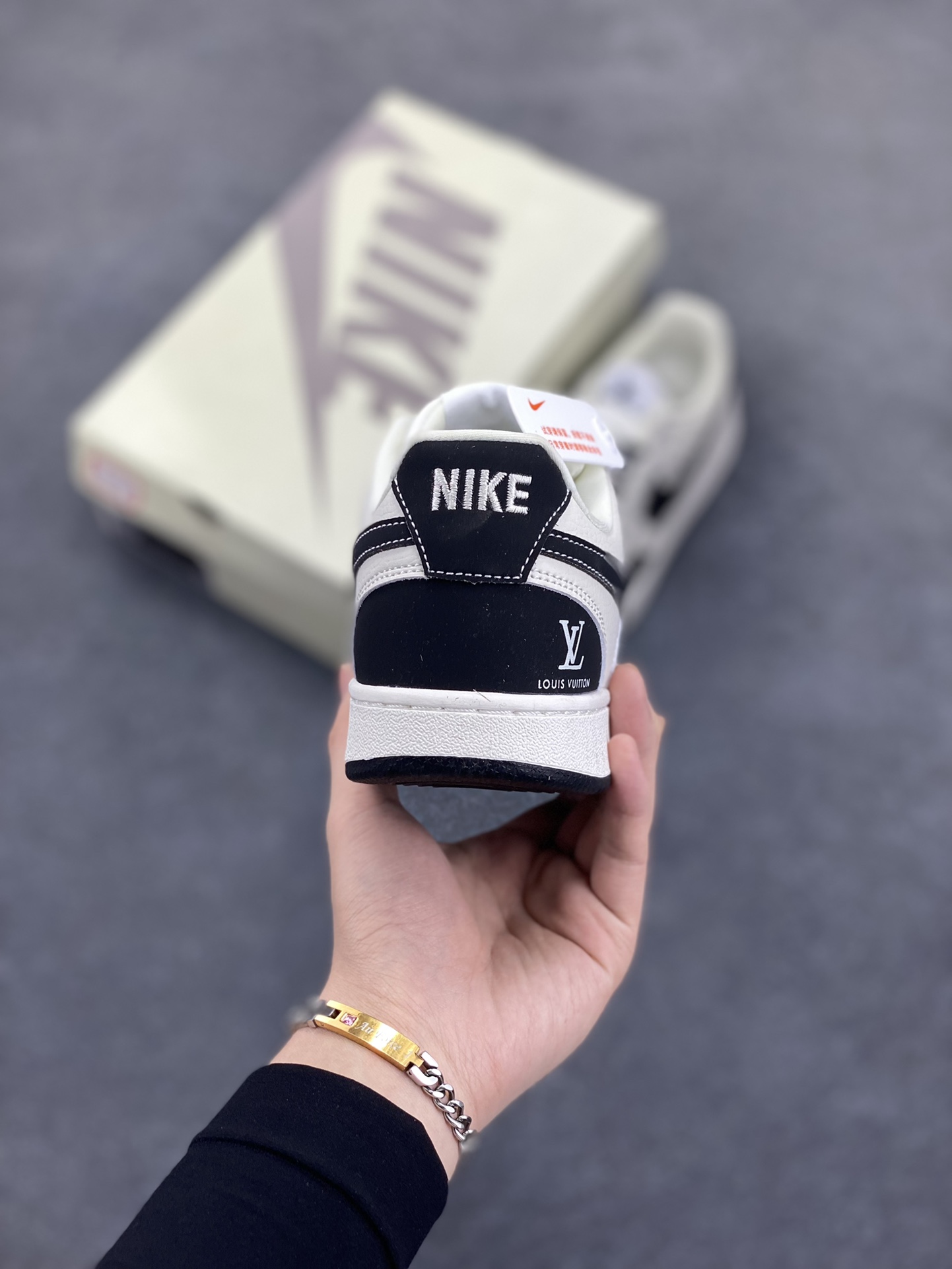 图片[4]-NIKE EBERNON Low prm 小空军低帮百搭透气休闲运动板鞋 独家头层版本 原数据独家私模大底 纯正版型 清洁度完美 货号：FD5188-666 尺码：36 36.5 37.5 38 38.5 39 40 40.5 41 42 42.5 43 44 44.5 45-选品中心