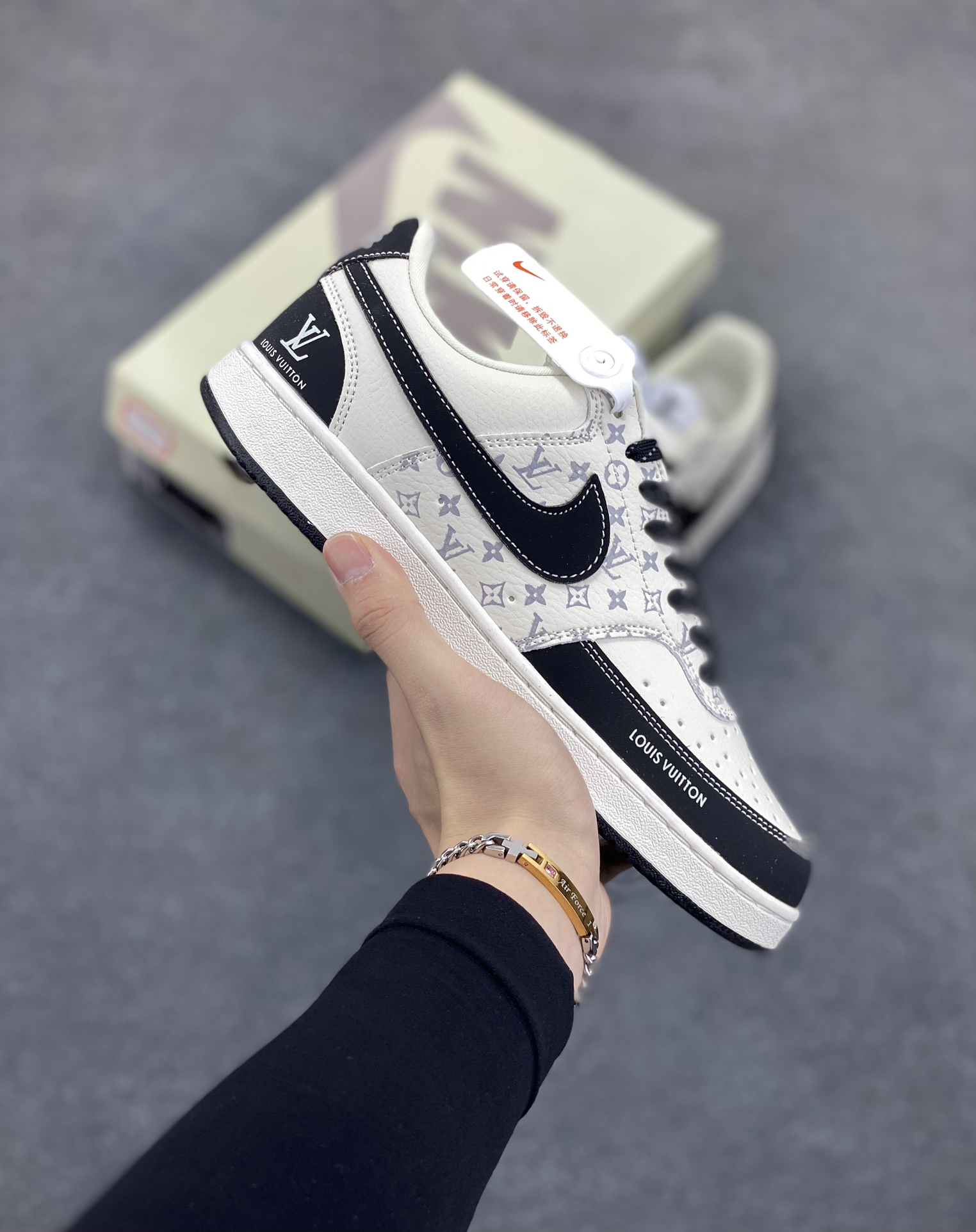 NIKE EBERNON Low prm 小空军低帮百搭透气休闲运动板鞋 独家头层版本 原数据独家私模大底 纯正版型 清洁度完美 货号:FD5188-666 尺码:36 36.5 37.5 38 38.5 39 40 40.5 41 42 42.5 43 44 44.5 45-选品中心