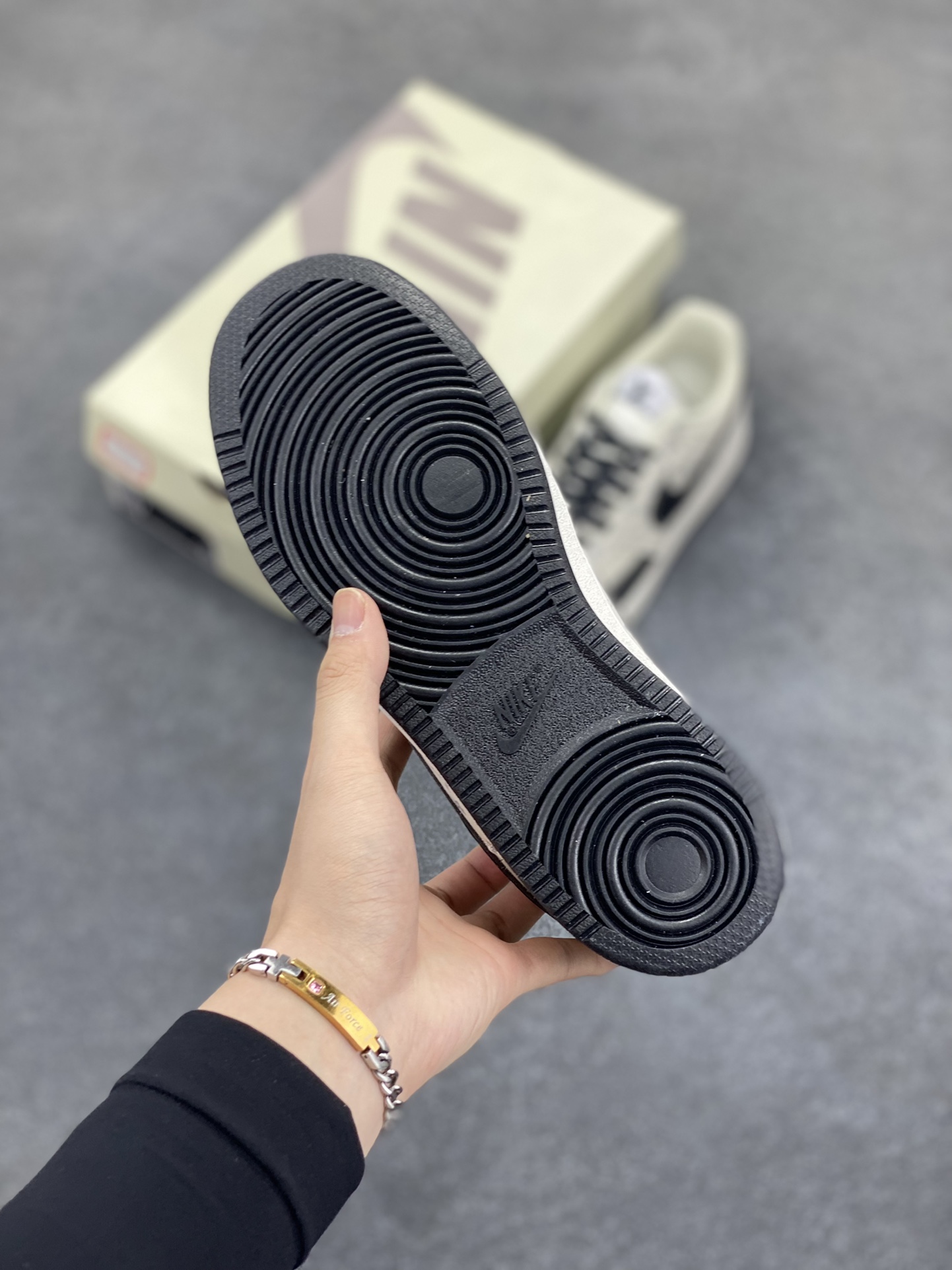 图片[5]-NIKE EBERNON Low prm 小空军低帮百搭透气休闲运动板鞋 独家头层版本 原数据独家私模大底 纯正版型 清洁度完美 货号：FD5188-666 尺码：36 36.5 37.5 38 38.5 39 40 40.5 41 42 42.5 43 44 44.5 45-选品中心