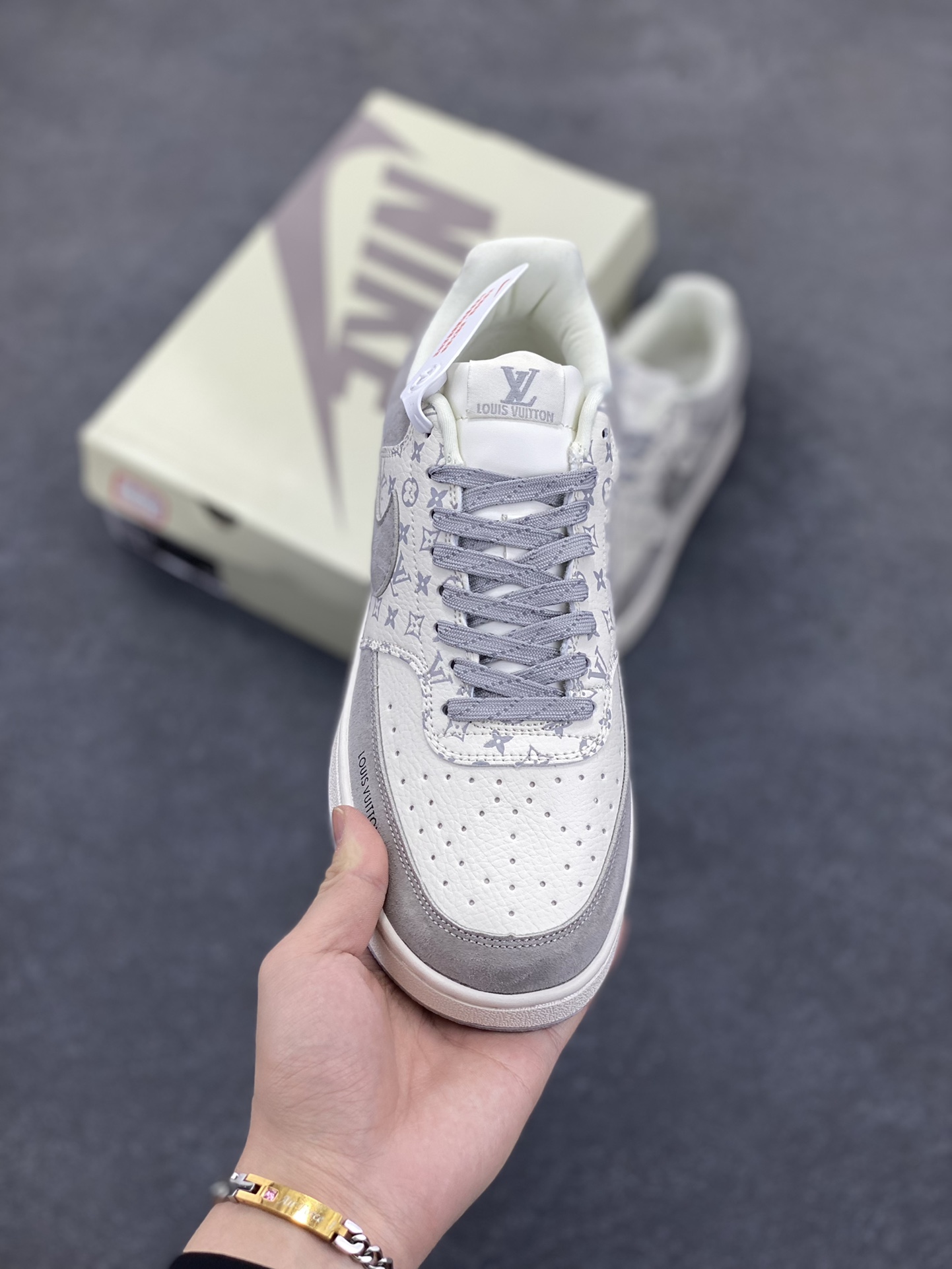 图片[2]-NIKE EBERNON Low prm 小空军低帮百搭透气休闲运动板鞋 独家头层版本 原数据独家私模大底 纯正版型 清洁度完美 货号：FD5188-888 尺码：36 36.5 37.5 38 38.5 39 40 40.5 41 42 42.5 43 44 44.5 45-选品中心