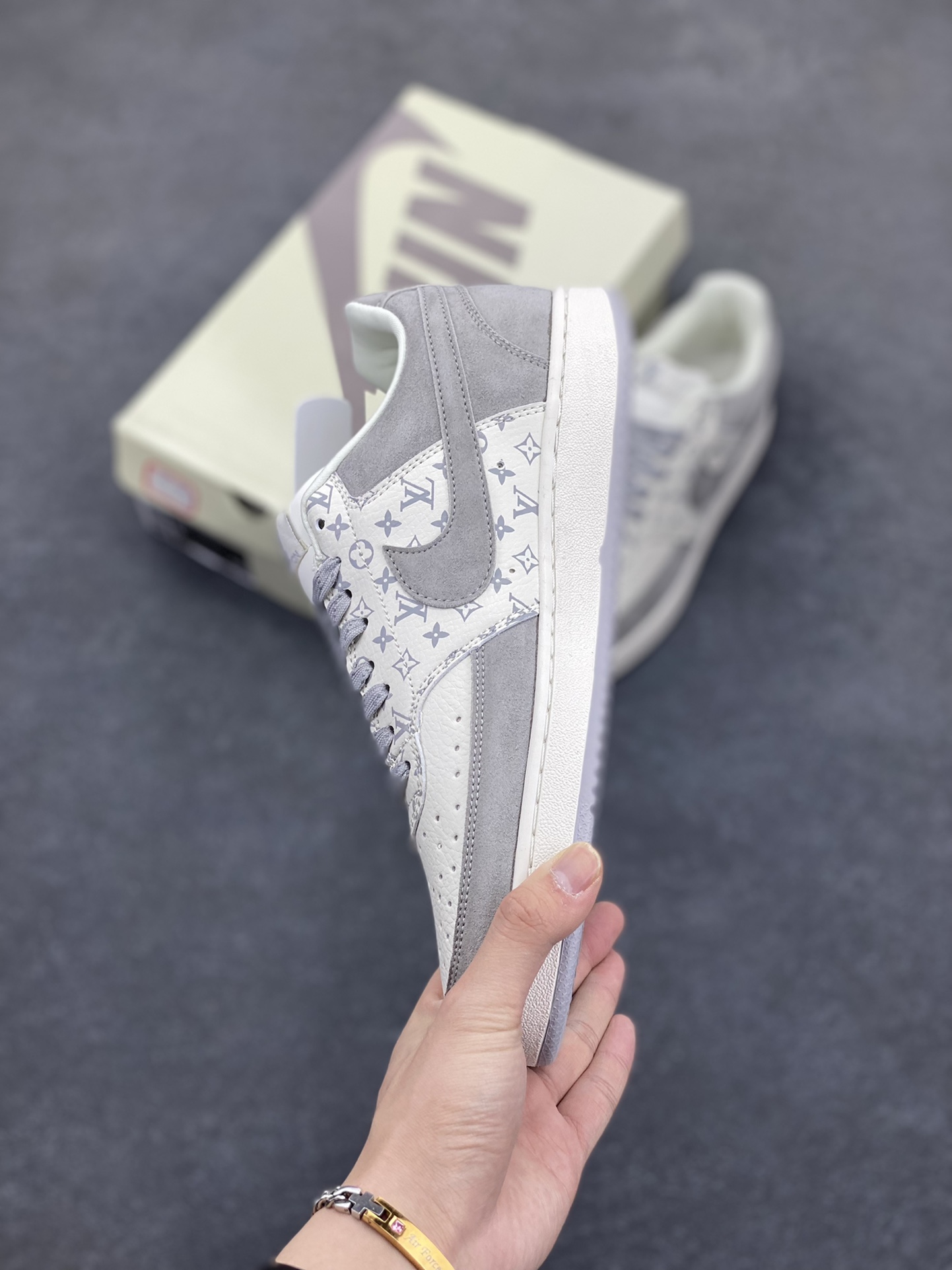 图片[3]-NIKE EBERNON Low prm 小空军低帮百搭透气休闲运动板鞋 独家头层版本 原数据独家私模大底 纯正版型 清洁度完美 货号：FD5188-888 尺码：36 36.5 37.5 38 38.5 39 40 40.5 41 42 42.5 43 44 44.5 45-选品中心