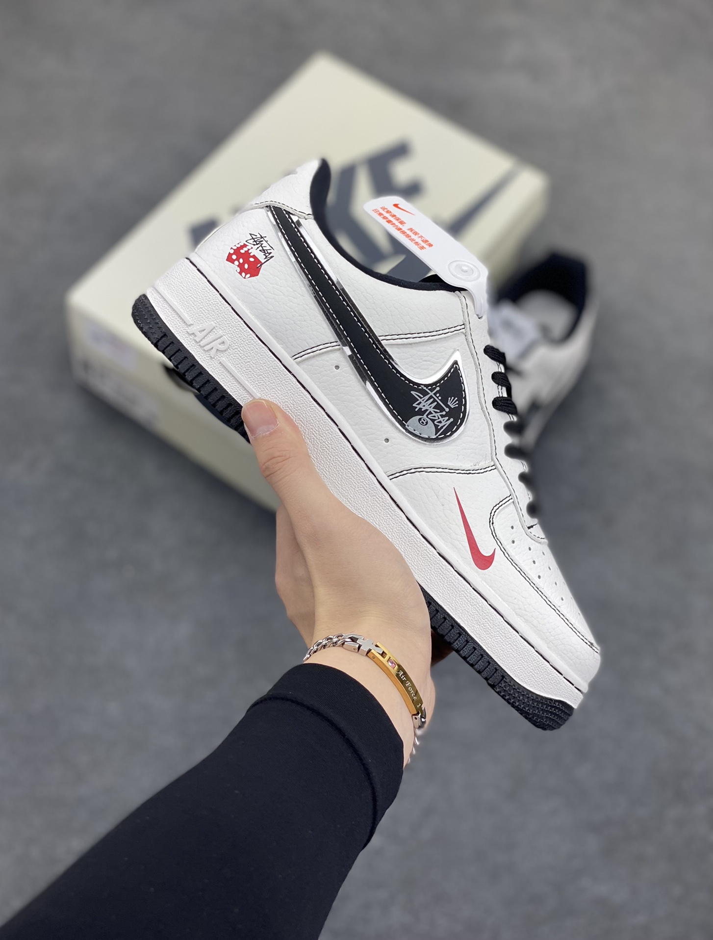 NIke Air Force 1 \'07 Low “斯图西联名”空军一号 低帮 运动鞋 休闲鞋 折边针车 工艺难度大 原楦头原纸板 原装鞋盒 定制五金配件 内置全掌气垫 原厂鞋底 货号：DQ6628-154 尺码：36 36.5 37.5 38 38.5 39 40 40.5 41 42 42.5 43 44 44.5 45-选品中心