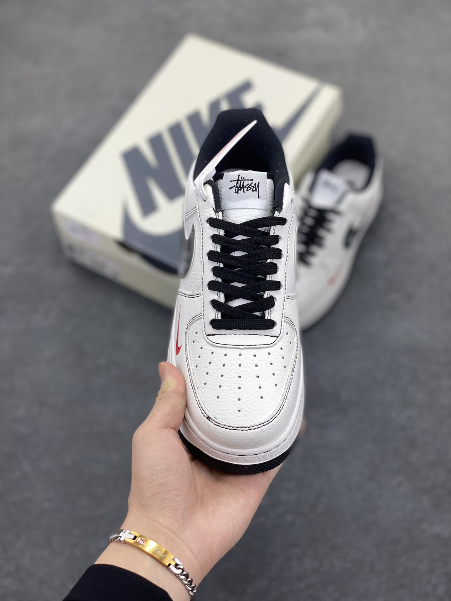 图片[2]-NIke Air Force 1 \’07 Low “斯图西联名”空军一号 低帮 运动鞋 休闲鞋 折边针车 工艺难度大 原楦头原纸板 原装鞋盒 定制五金配件 内置全掌气垫 原厂鞋底 货号：DQ6628-154 尺码：36 36.5 37.5 38 38.5 39 40 40.5 41 42 42.5 43 44 44.5 45-选品中心