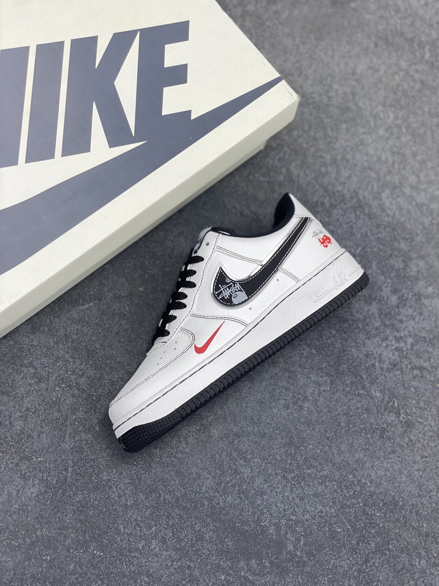 图片[7]-NIke Air Force 1 \’07 Low “斯图西联名”空军一号 低帮 运动鞋 休闲鞋 折边针车 工艺难度大 原楦头原纸板 原装鞋盒 定制五金配件 内置全掌气垫 原厂鞋底 货号：DQ6628-154 尺码：36 36.5 37.5 38 38.5 39 40 40.5 41 42 42.5 43 44 44.5 45-选品中心