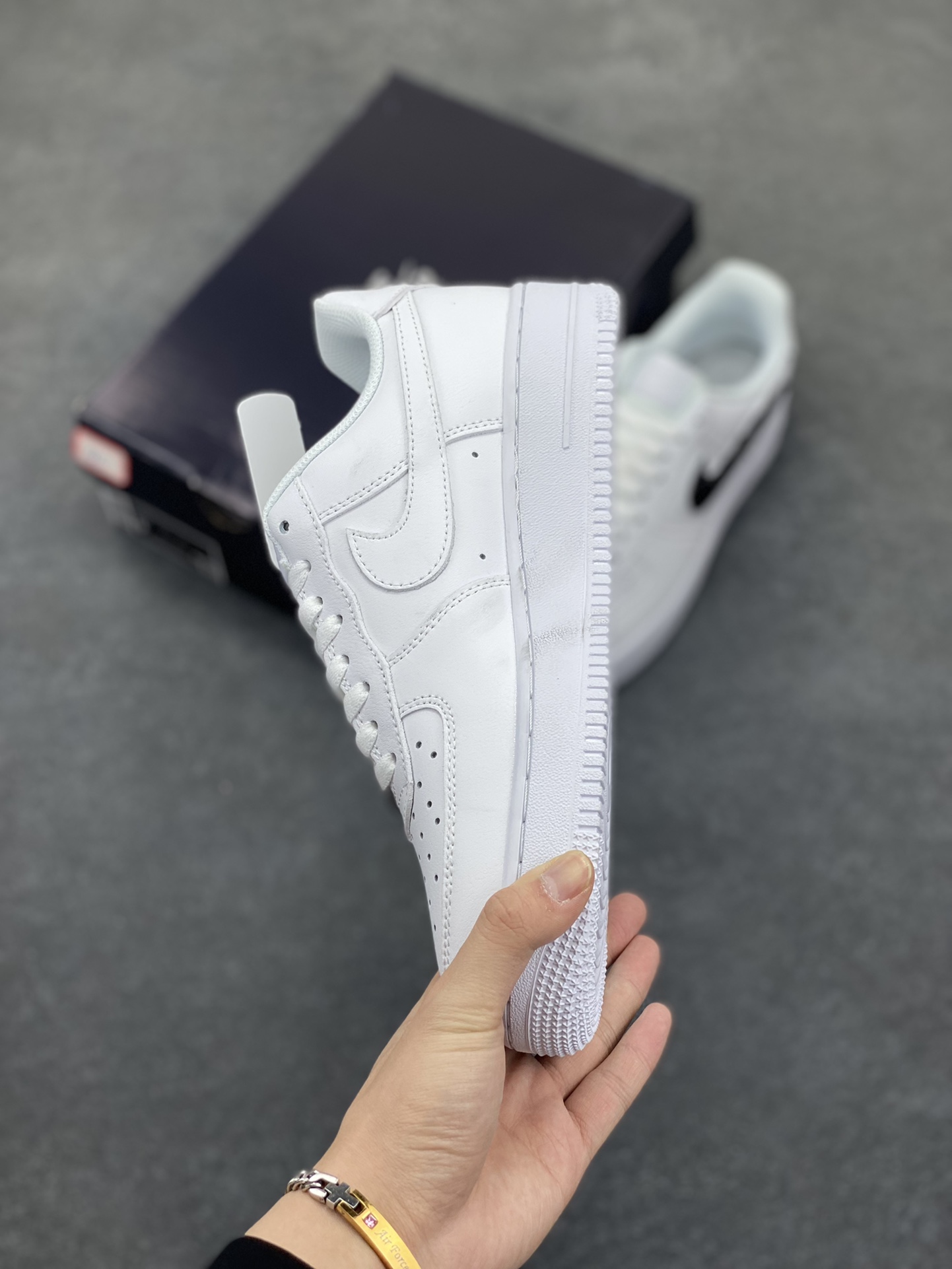 图片[3]-Nike Air Force 1 Low 毒液 空军一号低帮运动休闲板鞋 原楦头原纸板 打造纯正空军版型 专注外贸渠道 全掌内置蜂窝气垫 原盒配件 原厂中底钢印、拉帮完美 货号：IF1686-101 尺码：36 36.5 37.5 38 38.5 39 40 40.5 41 42 42.5 43 44 44.5 45-选品中心