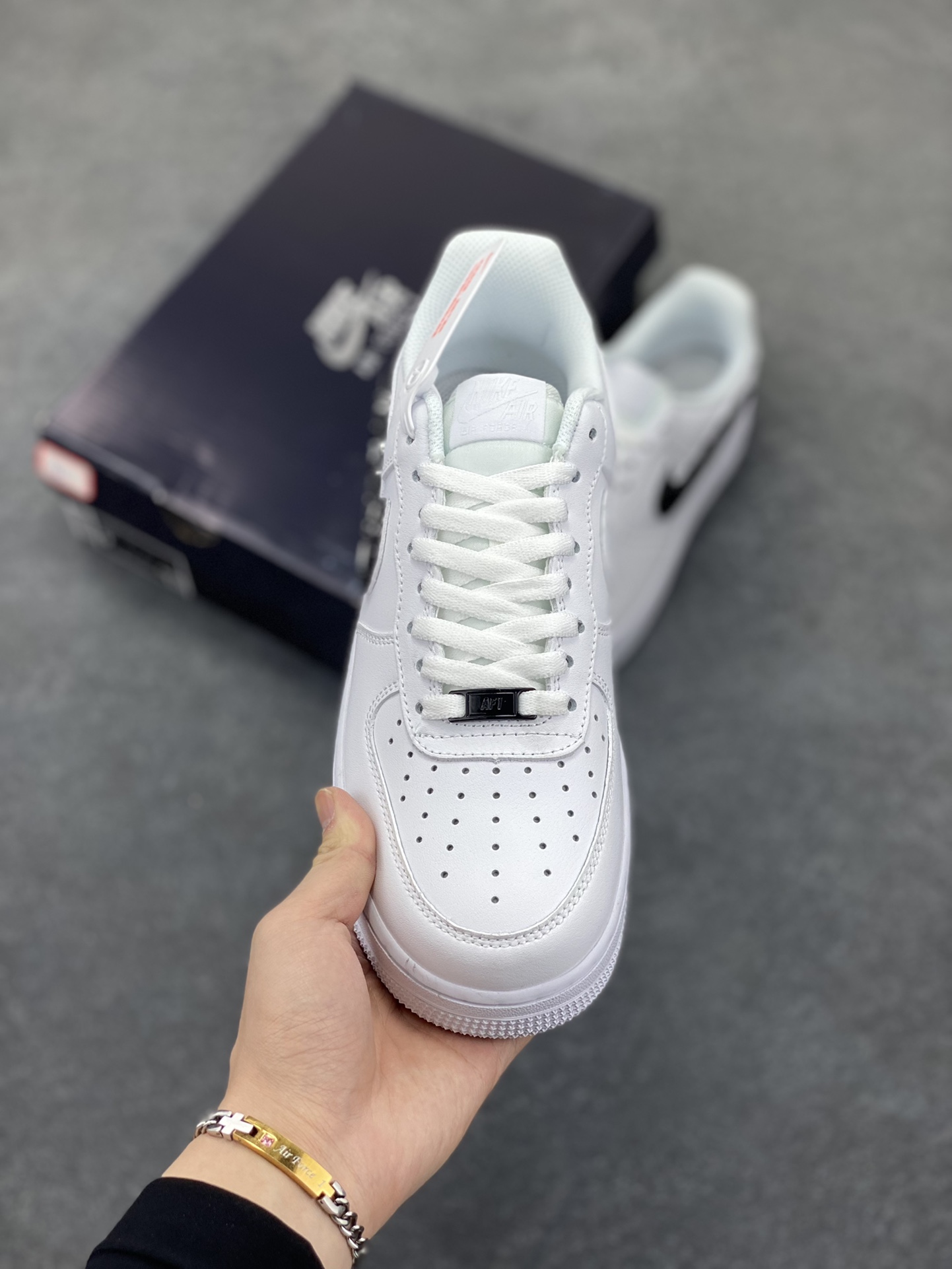 图片[2]-Nike Air Force 1 Low 毒液 空军一号低帮运动休闲板鞋 原楦头原纸板 打造纯正空军版型 专注外贸渠道 全掌内置蜂窝气垫 原盒配件 原厂中底钢印、拉帮完美 货号：IF1686-101 尺码：36 36.5 37.5 38 38.5 39 40 40.5 41 42 42.5 43 44 44.5 45-选品中心