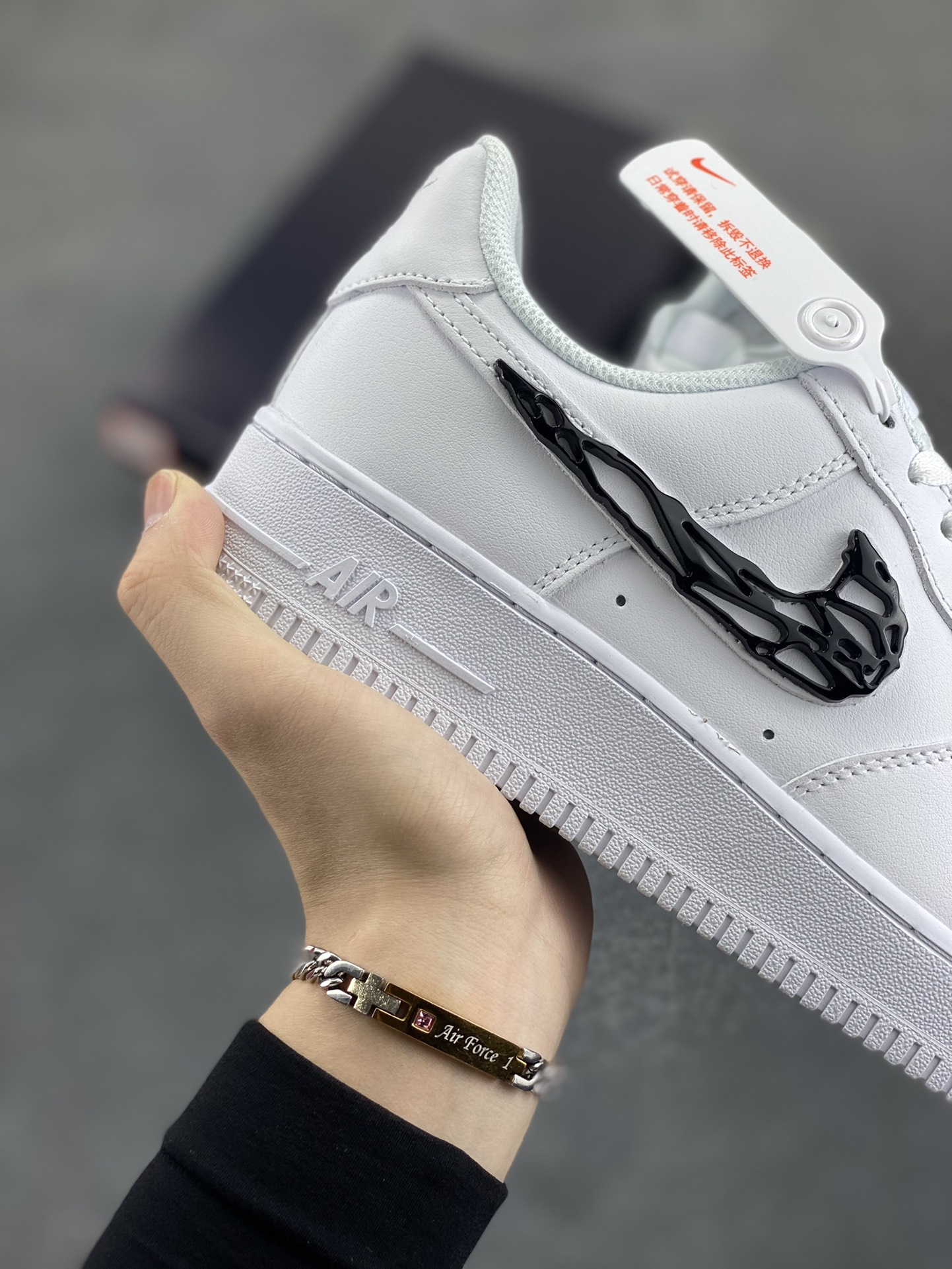 图片[6]-Nike Air Force 1 Low 毒液 空军一号低帮运动休闲板鞋 原楦头原纸板 打造纯正空军版型 专注外贸渠道 全掌内置蜂窝气垫 原盒配件 原厂中底钢印、拉帮完美 货号：IF1686-101 尺码：36 36.5 37.5 38 38.5 39 40 40.5 41 42 42.5 43 44 44.5 45-选品中心