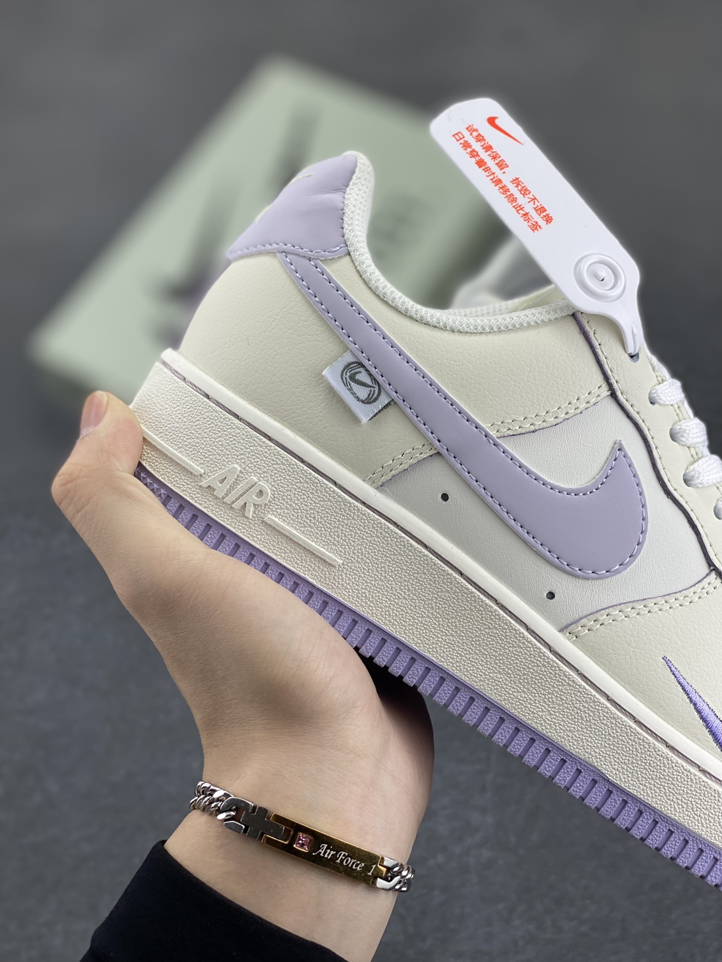图片[6]-Nike Air Force 1 \’07 Low “Olive green” 小勾空军一号低帮休闲板鞋 “熏草紫” 采用熏草紫Swoosh小标和明线点缀为奶白配色增添点睛细节 鞋底熏草紫底质感十足 辅以 Air 经典缓震科技 支撑你的每个舞步！ 货号：FB1839-312 尺码：36 36.5 37.5 38 38.5 39 40 40.5 41 42 42.5 43 44 44.5 45-选品中心