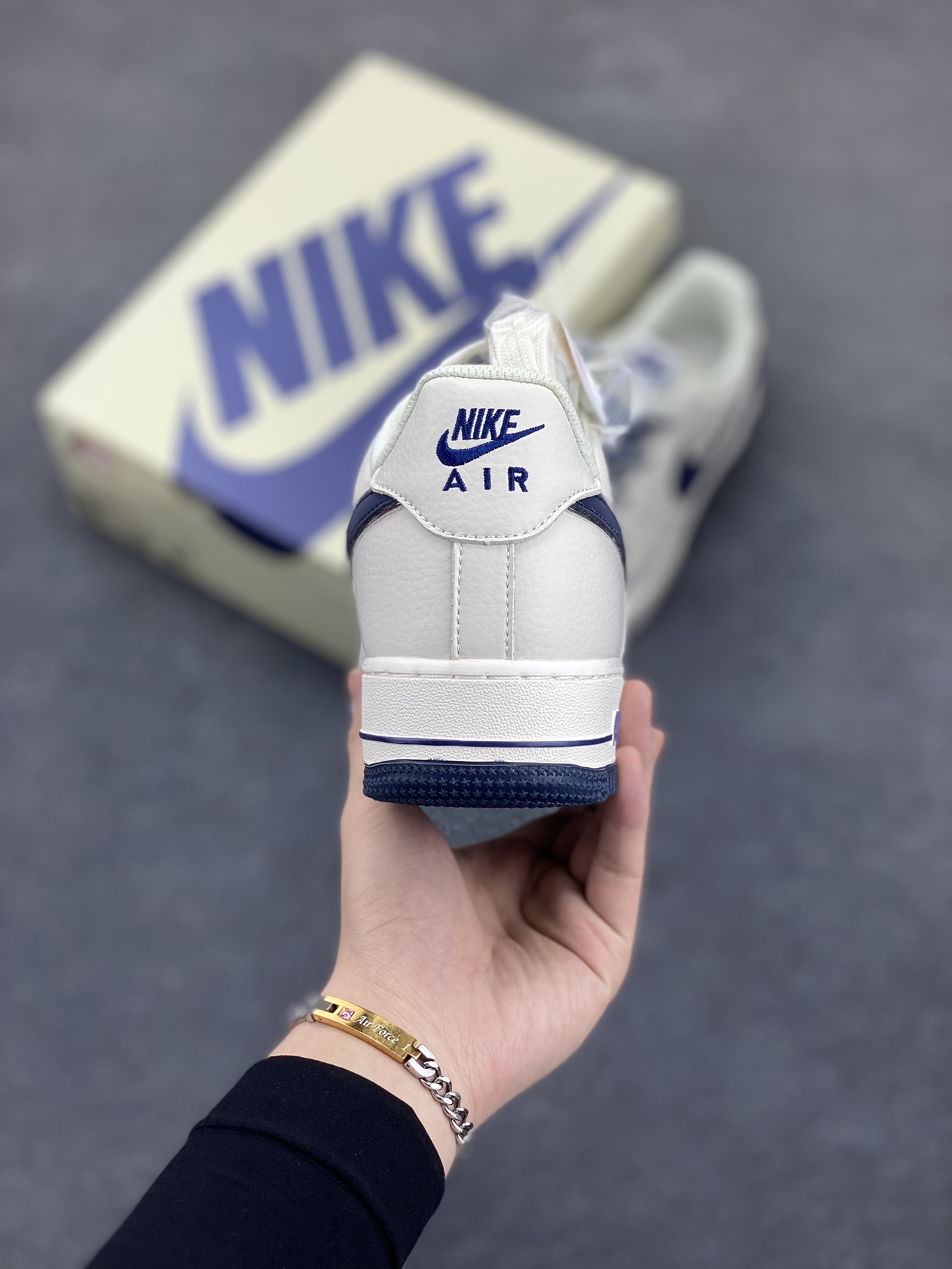 图片[4]-Nike Air Force 1 Low 米深蓝双色底 满天星空军一号低帮休闲板鞋 3M反光 水晶大底 定制鞋盒 原楦头原纸板 纯正空军版型 内置全掌气垫 货号：JJ0253-003 尺码：36 36.5 37.5 38 38.5 39 40 40.5 41 42 42.5 43 44 44.5 45-选品中心