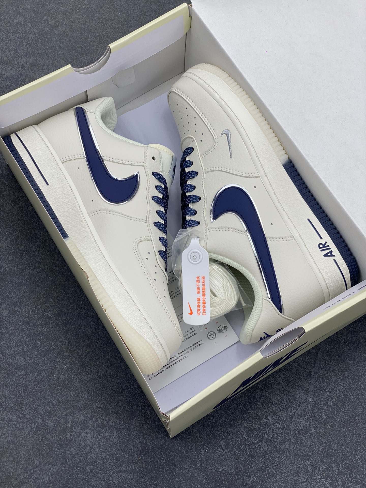 图片[9]-Nike Air Force 1 Low 米深蓝双色底 满天星空军一号低帮休闲板鞋 3M反光 水晶大底 定制鞋盒 原楦头原纸板 纯正空军版型 内置全掌气垫 货号：JJ0253-003 尺码：36 36.5 37.5 38 38.5 39 40 40.5 41 42 42.5 43 44 44.5 45-选品中心