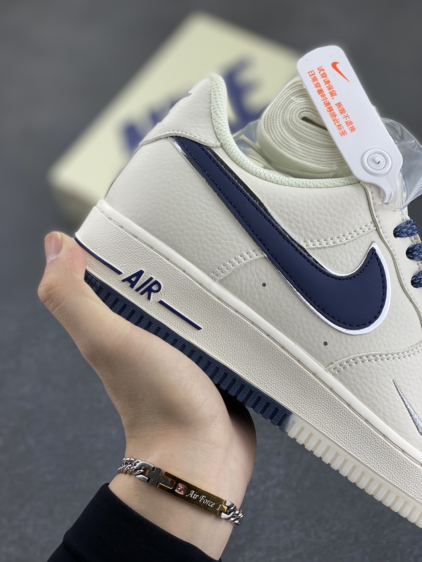 图片[6]-Nike Air Force 1 Low 米深蓝双色底 满天星空军一号低帮休闲板鞋 3M反光 水晶大底 定制鞋盒 原楦头原纸板 纯正空军版型 内置全掌气垫 货号：JJ0253-003 尺码：36 36.5 37.5 38 38.5 39 40 40.5 41 42 42.5 43 44 44.5 45-选品中心