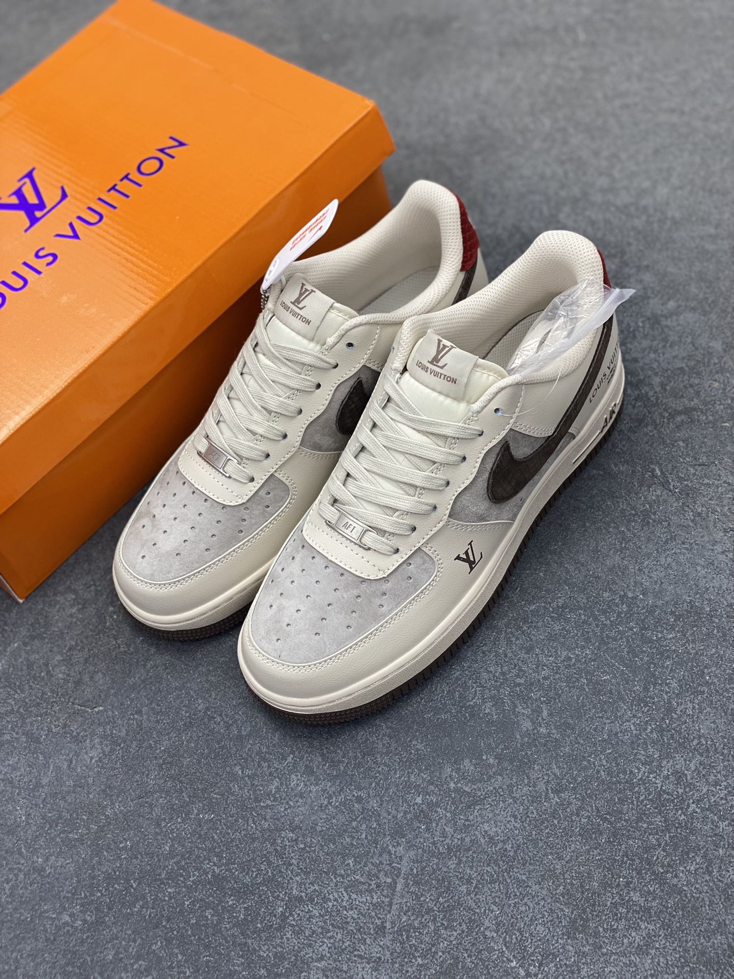 图片[8]-NIke Air Force 1 \’07 Low “LV联名——米棕红尾”空军一号 低帮 运动鞋 休闲鞋 折边针车 工艺难度大 原楦头原纸板 原装鞋盒 定制五金配件 内置全掌气垫 原厂鞋底 货号：XX3168-129 尺码：36 36.5 37.5 38 38.5 39 40 40.5 41 42 42.5 43 44 44.5 45-选品中心