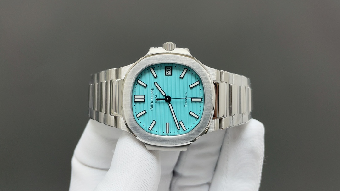 Patek Philippe “没人能拥有百达.翡丽，只不过为下一代保管而已。”