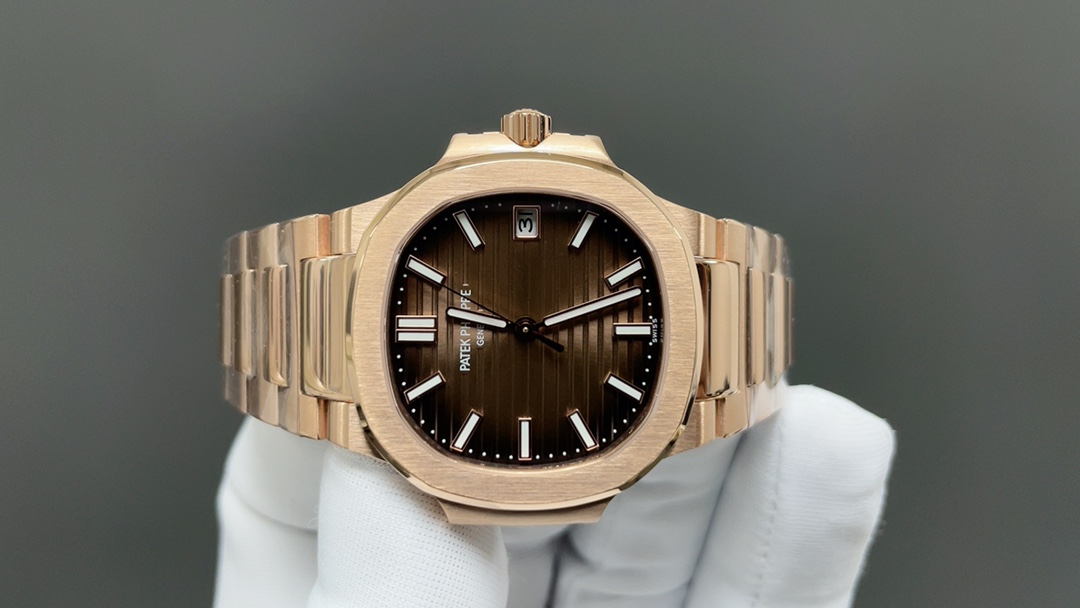Patek Philippe “没人能拥有百达.翡丽，只不过为下一代保管而已。”