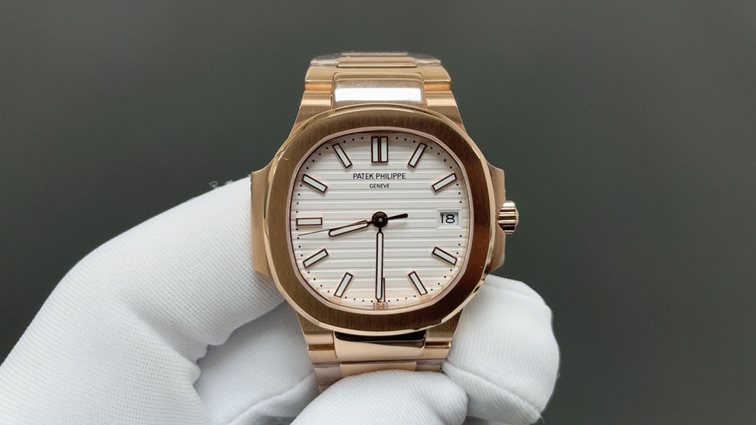 Patek Philippe “没人能拥有百达.翡丽，只不过为下一代保管而已。”