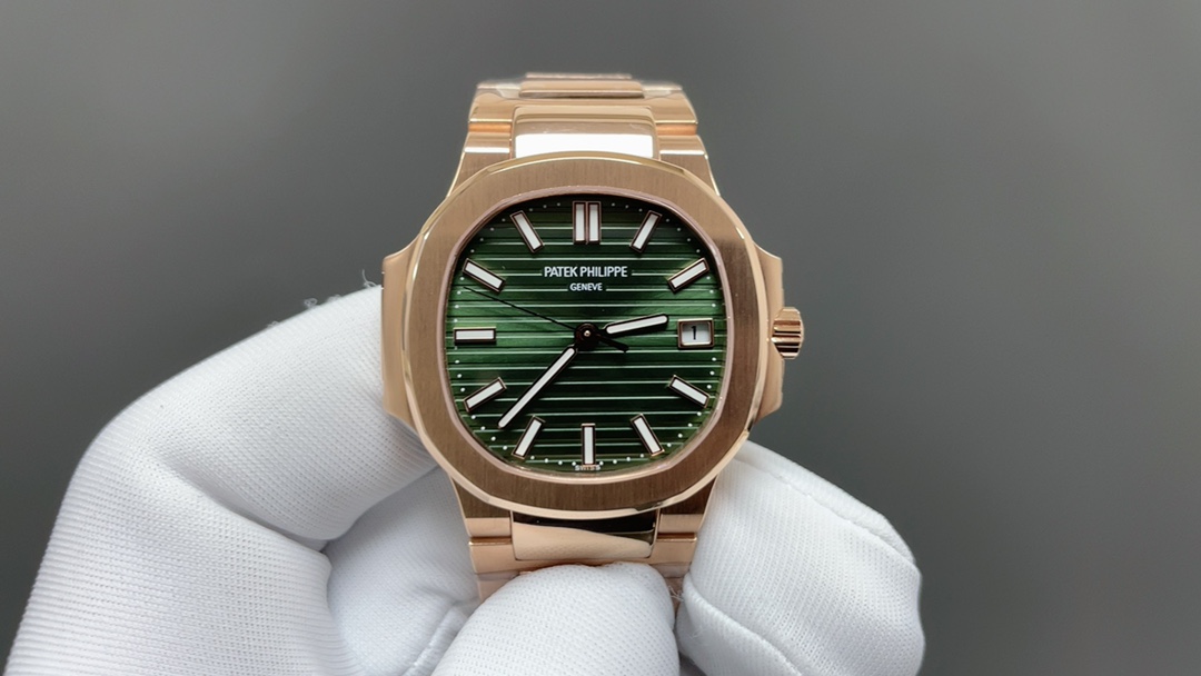 2025年度🌐GR新款女表v2版本强烈推荐PP5711女款鹦鹉螺。欢迎对比细节：
1⃣️搭配独家定制版9015机改Cal.324sc一体自动机芯，调时不停秒，调时不停秒，调时不停秒，特惠🉐动能储存45小时，振频28800每小时。
2⃣️316L定制级人体工程学表带！
3⃣️腕表尺寸35.2MM，厚度8.6mm
4⃣️镶嵌56颗施华洛世奇水晶钻与正品钻石数量一致 。
5⃣️表镜双面防眩目蓝宝石水晶玻璃。
6⃣️字面色泽均与正品一致。
“没人能拥有百达.翡丽，只不过为下一代保管而已。”
优雅大气 完美演绎职场女性的时尚品味，在优雅之余又不失强悍霸气。
 Factory2025匠心力作 欢迎您的品鉴🌐