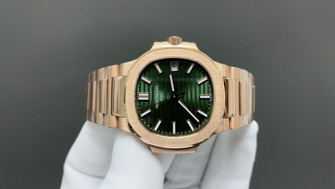 Patek Philippe “没人能拥有百达.翡丽，只不过为下一代保管而已。”