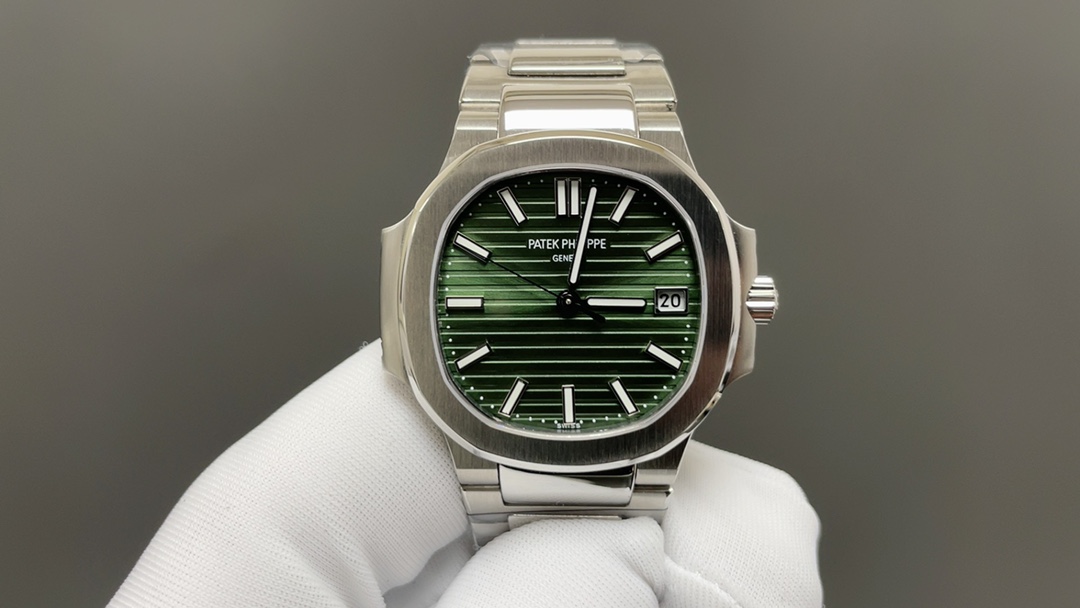 Patek Philippe “没人能拥有百达.翡丽，只不过为下一代保管而已。”
