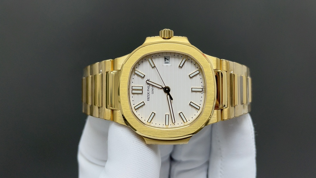 Patek Philippe “没人能拥有百达.翡丽，只不过为下一代保管而已。”
