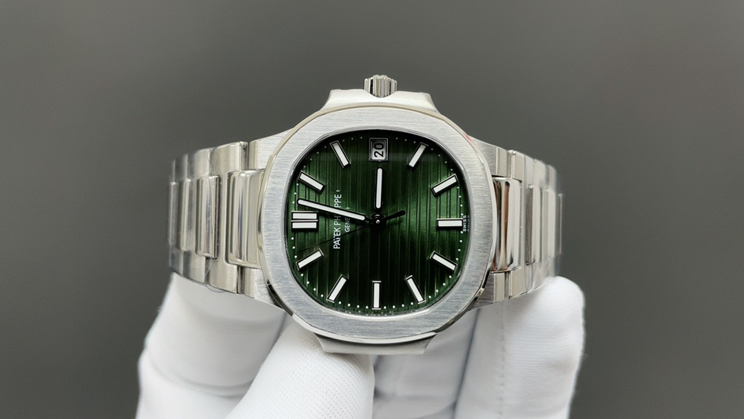 Patek Philippe “没人能拥有百达.翡丽，只不过为下一代保管而已。”