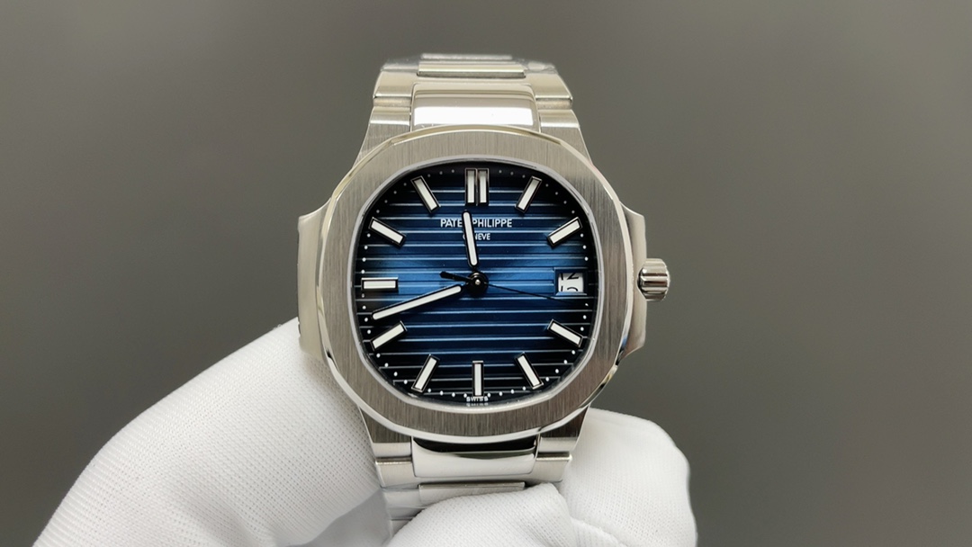 Patek Philippe “没人能拥有百达.翡丽，只不过为下一代保管而已。”