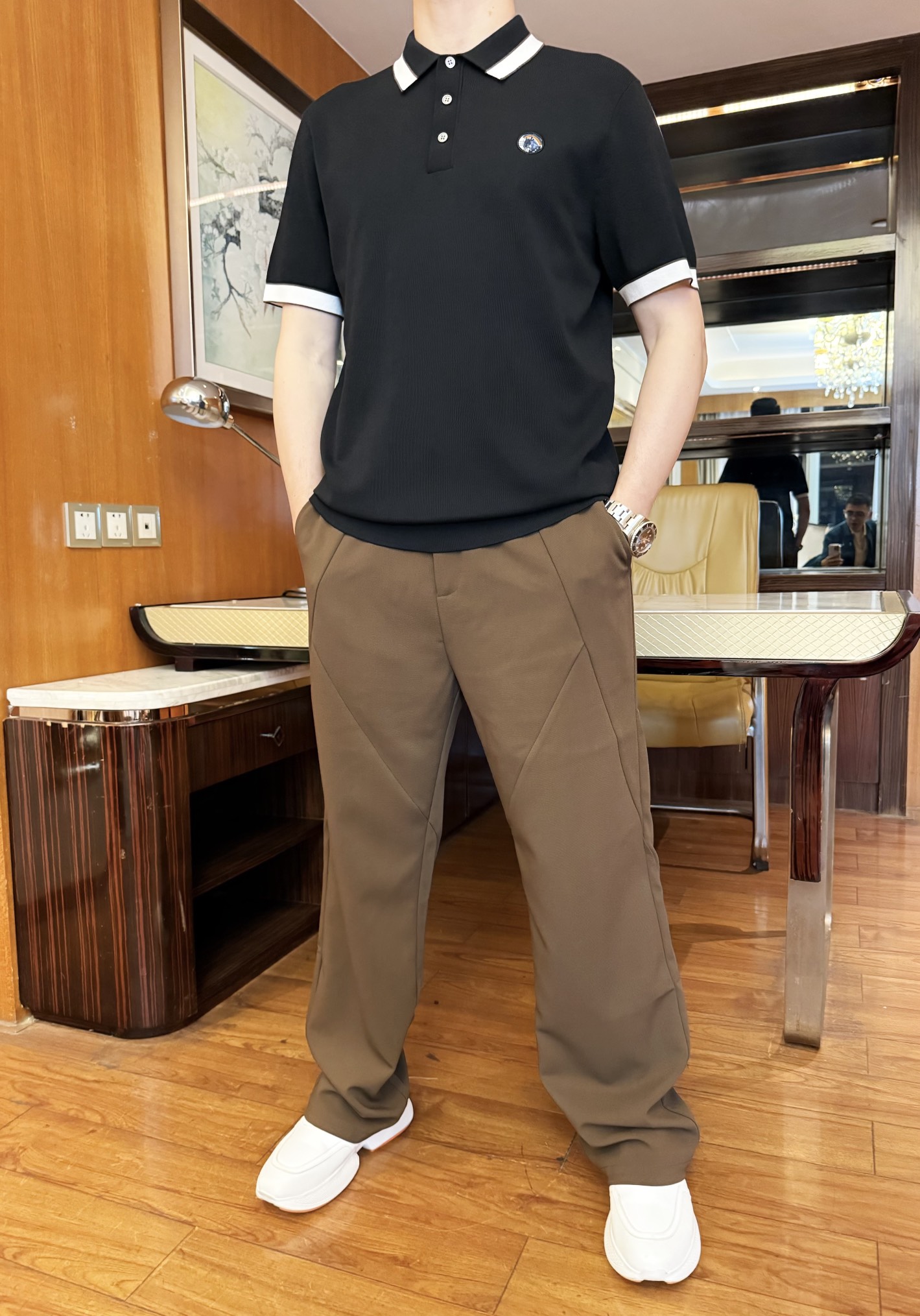 NO:137872,Hermes - the latest hot-selling Polo in 2025 counters, and hot-selling items in European and American counters!  Selected Italian imported Yilit fabrics with simple and elegant designs, the brand logo on the chest is quite elegant, and there is no need to say much about the effect of the upper body. The number of codes is 48-56 (model 173/130 wears 48, with Hong Kong Lane Crawford gift box packaging), hermes, alexander wang19860909爱马仕-2025专柜最新爆款Polo出货 欧美专柜热销单品！精选意大利进口伊力特面料搭配简约大方的设计,胸口的品牌标志相当彰显雅致 上身效果不用多说.码数48-56（模特173/130穿48、配香港连卡佛礼盒包装）,,hermes,alexander wang,Men's clothing