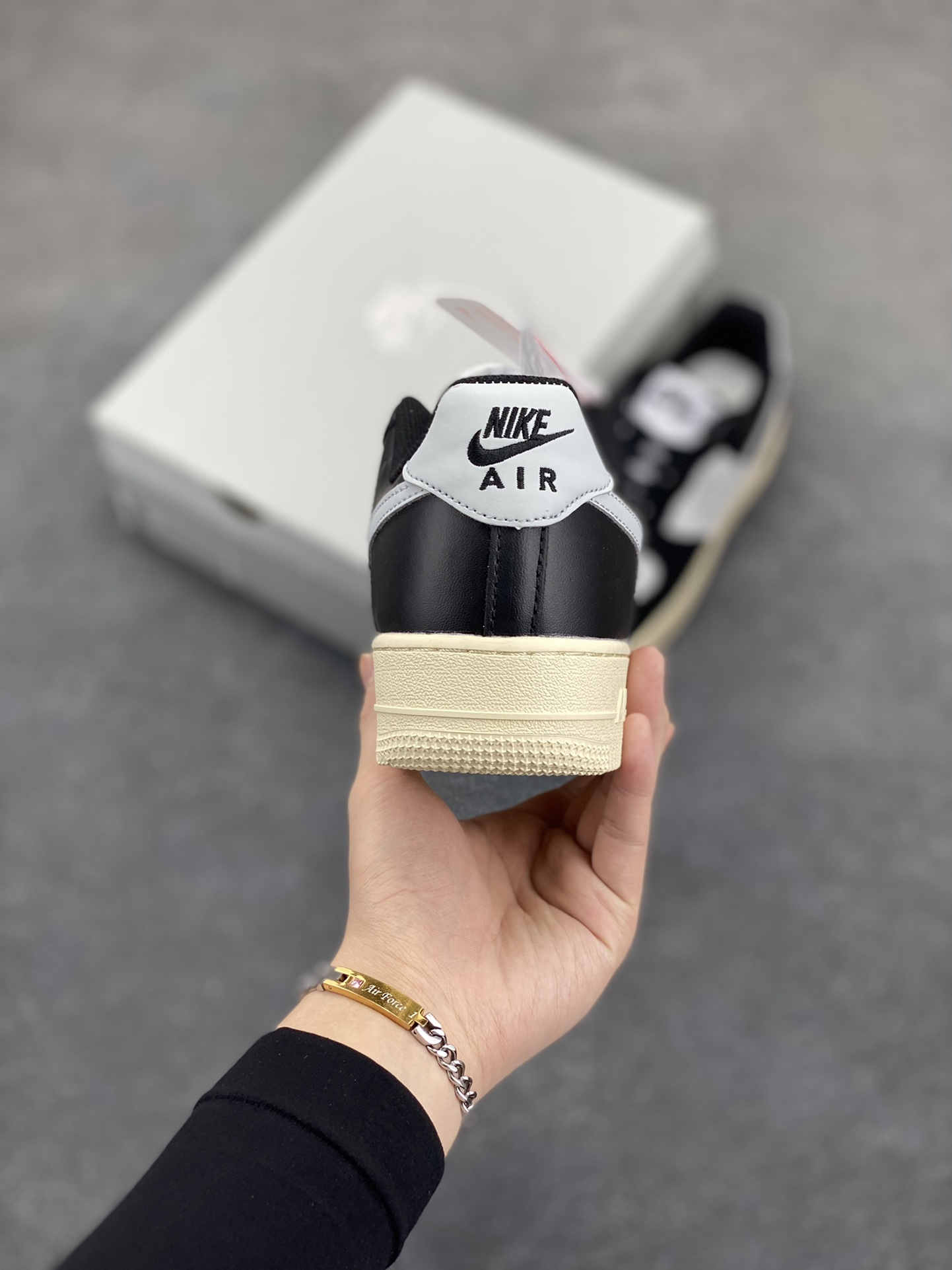 图片[4]-福利特价 Nike Air Force 1 Low 白黑灰 空军一号低帮运动休闲板鞋 原楦头原纸板 打造纯正空军版型#专注外贸渠道 全掌内置蜂窝气垫 #原盒配件 原厂中底钢印、拉帮完美 货号：FQ6848-101 尺码：36 36.5 37.5 38 38.5 39 40 40.5 41 42 42.5 43 44 44.5 45-选品中心
