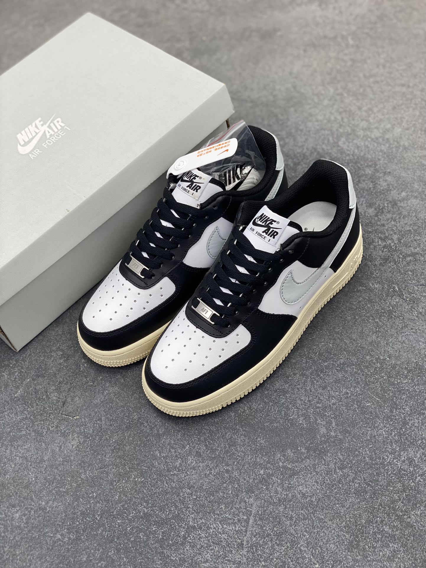 图片[8]-福利特价 Nike Air Force 1 Low 白黑灰 空军一号低帮运动休闲板鞋 原楦头原纸板 打造纯正空军版型#专注外贸渠道 全掌内置蜂窝气垫 #原盒配件 原厂中底钢印、拉帮完美 货号：FQ6848-101 尺码：36 36.5 37.5 38 38.5 39 40 40.5 41 42 42.5 43 44 44.5 45-选品中心