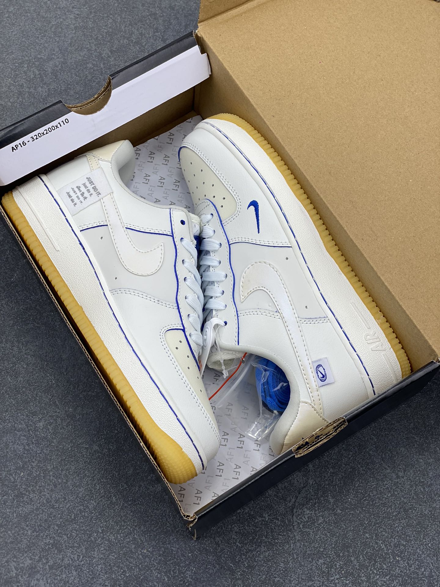 图片[9]-福利特价 Nike Air Force 1 Low 07 布鲁克林群岛白蓝 原楦头原纸板 打造纯正空军版型 专注外贸渠道 全掌内置蜂窝气垫 #原盒配件 原厂中底钢印、拉帮完美 货号：FB1839-111 尺码：36 36.5 37.5 38 38.5 39 40 40.5 41 42 42.5 43 44 44.5 45-选品中心