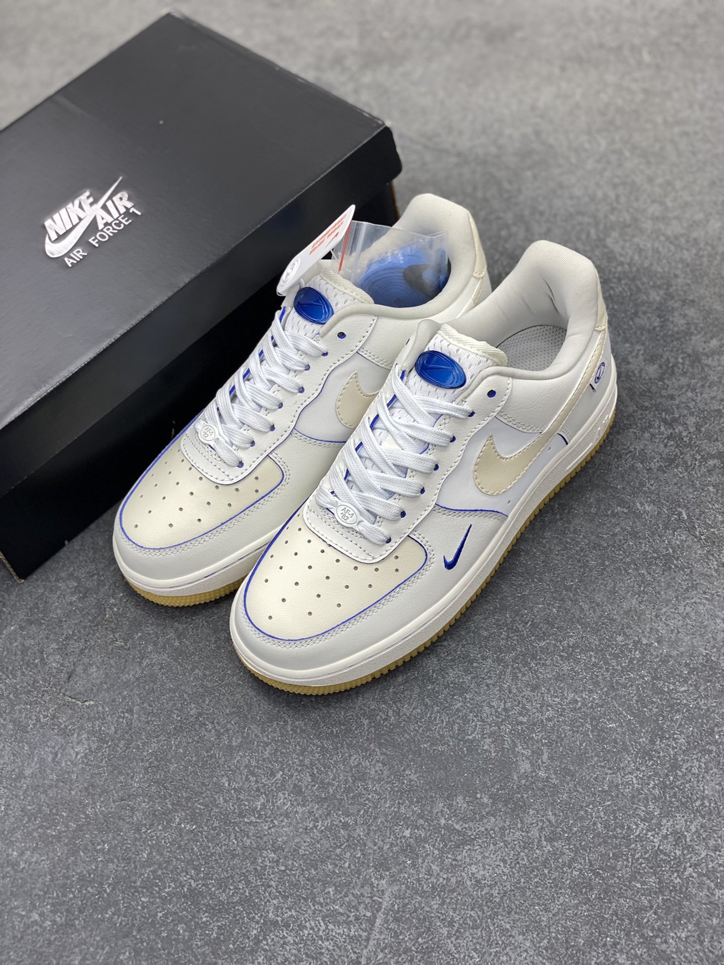 图片[8]-福利特价 Nike Air Force 1 Low 07 布鲁克林群岛白蓝 原楦头原纸板 打造纯正空军版型 专注外贸渠道 全掌内置蜂窝气垫 #原盒配件 原厂中底钢印、拉帮完美 货号：FB1839-111 尺码：36 36.5 37.5 38 38.5 39 40 40.5 41 42 42.5 43 44 44.5 45-选品中心