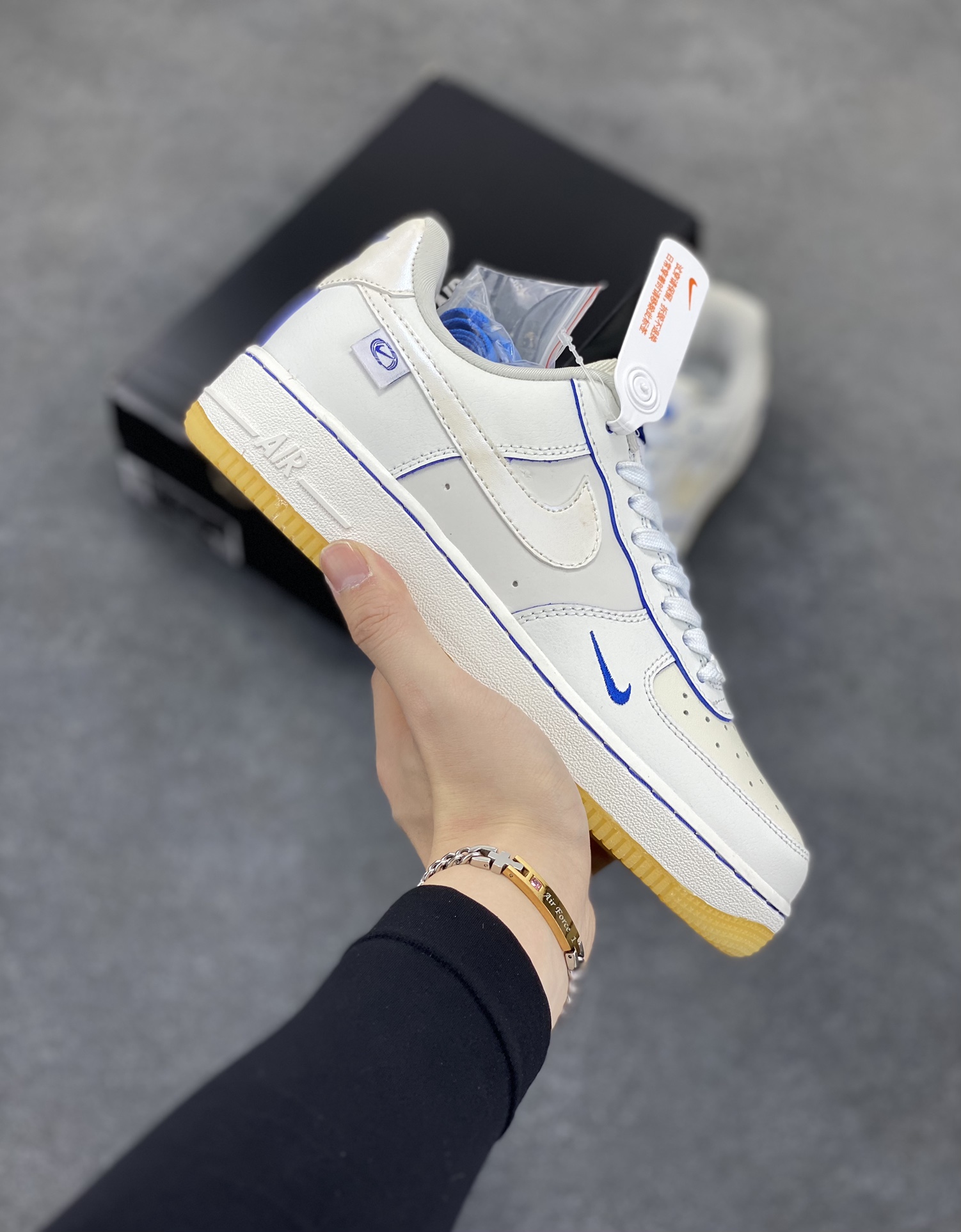 福利特价 Nike Air Force 1 Low 07 布鲁克林群岛白蓝 原楦头原纸板 打造纯正空军版型 专注外贸渠道 全掌内置蜂窝气垫 #原盒配件 原厂中底钢印、拉帮完美 货号:FB1839-111 尺码:36 36.5 37.5 38 38.5 39 40 40.5 41 42 42.5 43 44 44.5 45-选品中心