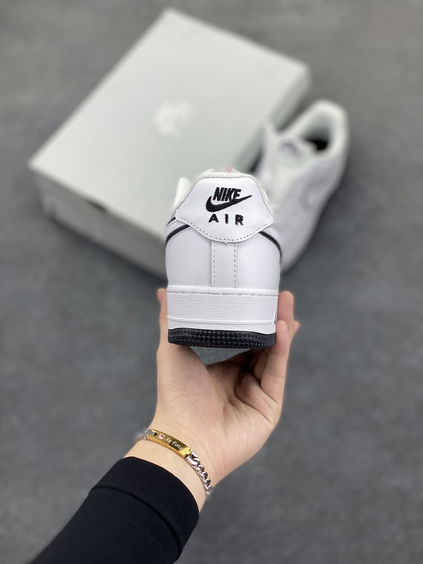 图片[4]-福利特价 Nike Air Force 1 Low 白黑边 空军一号低帮运动休闲板鞋 原楦头原纸板 打造纯正空军版型 专注外贸渠道 全掌内置蜂窝气垫 原盒配件 原厂中底钢印、拉帮完美 货号：DV0788-103 尺码：36 36.5 37.5 38 38.5 39 40 40.5 41 42 42.5 43 44 44.5 45-选品中心
