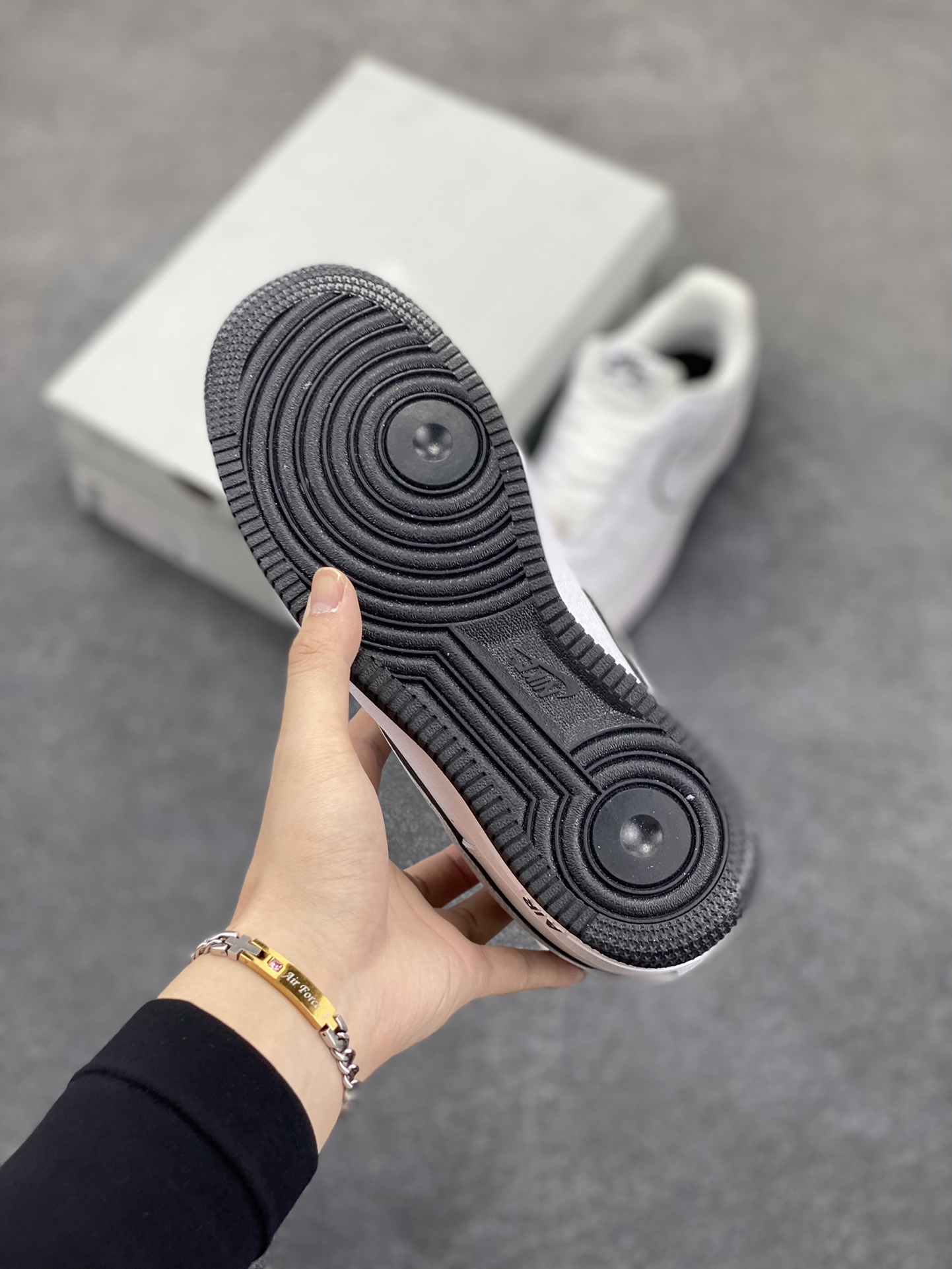 图片[5]-福利特价 Nike Air Force 1 Low 白黑边 空军一号低帮运动休闲板鞋 原楦头原纸板 打造纯正空军版型 专注外贸渠道 全掌内置蜂窝气垫 原盒配件 原厂中底钢印、拉帮完美 货号：DV0788-103 尺码：36 36.5 37.5 38 38.5 39 40 40.5 41 42 42.5 43 44 44.5 45-选品中心