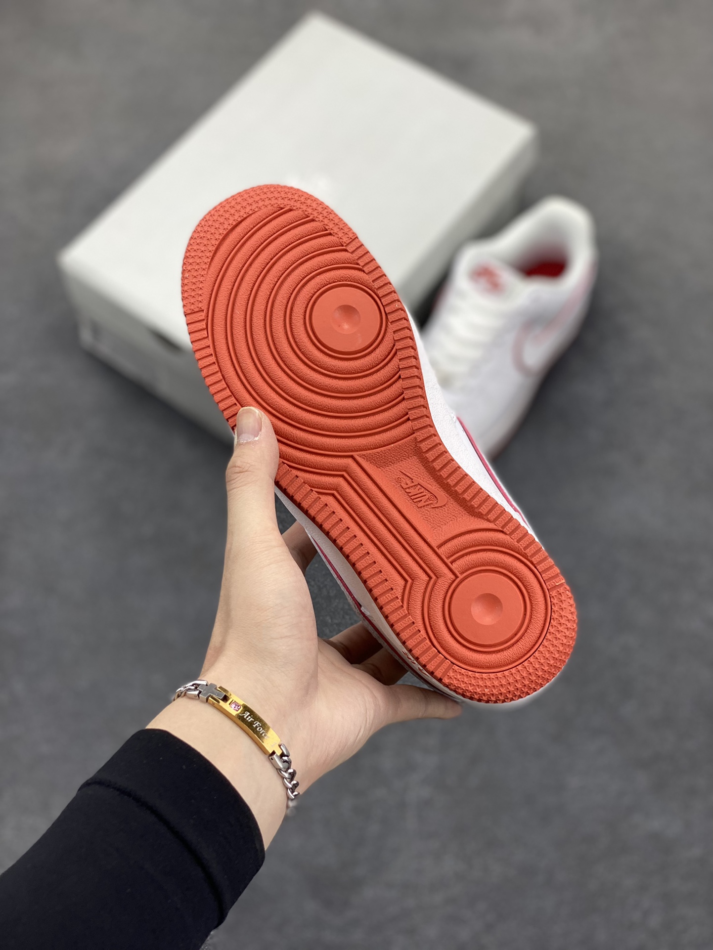 图片[5]-福利特价 Nike Air Force 1 Low 白橙边 空军一号低帮运动休闲板鞋 原楦头原纸板 打造纯正空军版型 专注外贸渠道 全掌内置蜂窝气垫 原盒配件 原厂中底钢印、拉帮完美 货号：DV0788-102 尺码：36 36.5 37.5 38 38.5 39 40 40.5 41 42 42.5 43 44 44.5 45-选品中心