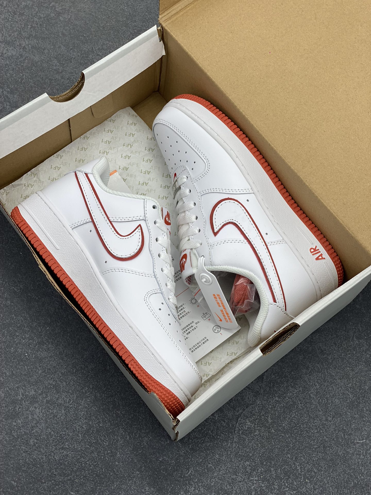 图片[9]-福利特价 Nike Air Force 1 Low 白橙边 空军一号低帮运动休闲板鞋 原楦头原纸板 打造纯正空军版型 专注外贸渠道 全掌内置蜂窝气垫 原盒配件 原厂中底钢印、拉帮完美 货号：DV0788-102 尺码：36 36.5 37.5 38 38.5 39 40 40.5 41 42 42.5 43 44 44.5 45-选品中心