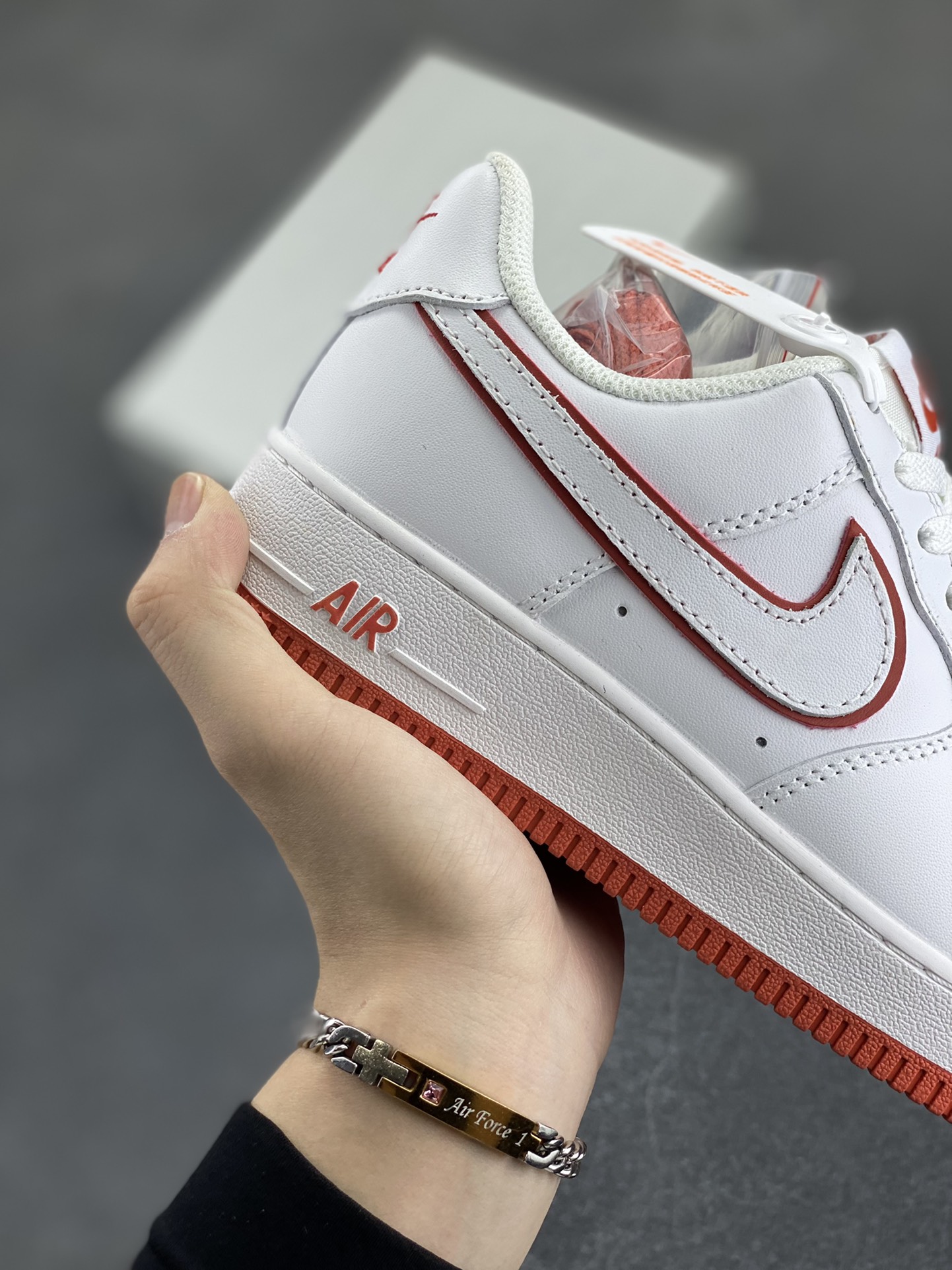 图片[6]-福利特价 Nike Air Force 1 Low 白橙边 空军一号低帮运动休闲板鞋 原楦头原纸板 打造纯正空军版型 专注外贸渠道 全掌内置蜂窝气垫 原盒配件 原厂中底钢印、拉帮完美 货号：DV0788-102 尺码：36 36.5 37.5 38 38.5 39 40 40.5 41 42 42.5 43 44 44.5 45-选品中心