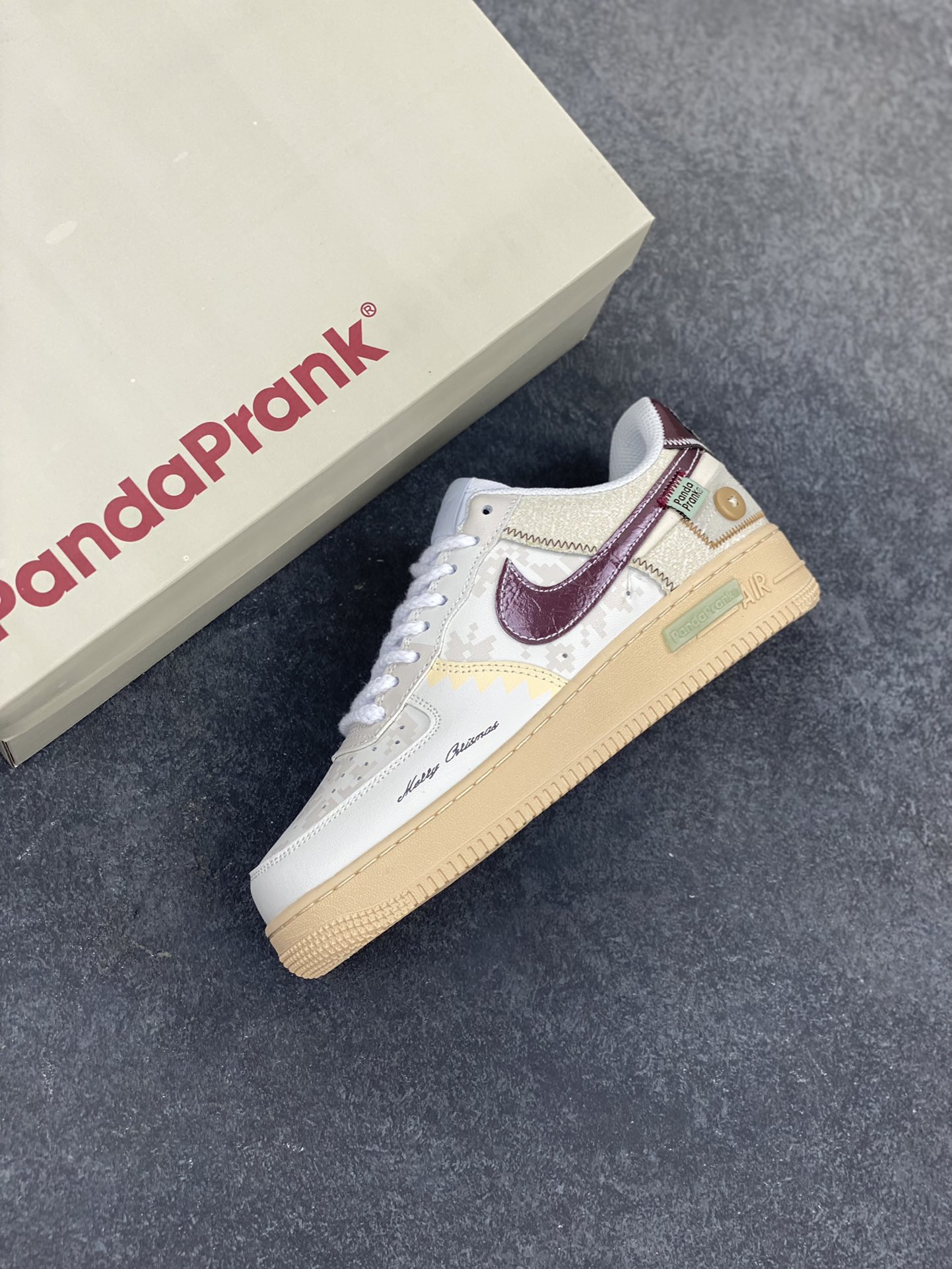 图片[7]-Nike Air Force 1 Low 空军一号低帮百搭休闲运动板鞋。柔软、弹性十足的缓震性能和出色的中底设计，横跨复古与现代的外型结合，造就出风靡全球三十多年的Force 1，直到今天还深受青睐。 货号：CW2288-111 尺码：36 36.5 37.5 38 38.5 39 40 40.5 41 42 42.5 43 44 44.5 45-选品中心