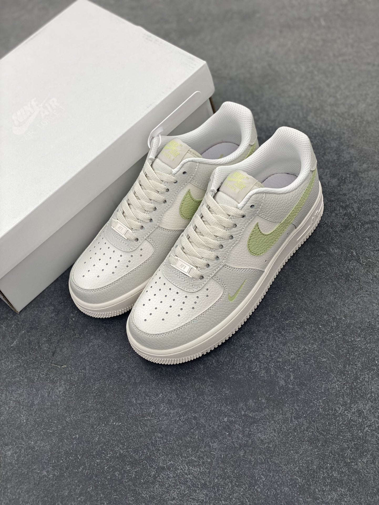 图片[8]-Air Force 1\’ 07 灰绿 原楦头原纸板 打造纯正空军版型 专注外贸渠道 全掌内置蜂窝气垫 #原盒配件 原厂中底钢印、拉帮完美 货号：IB3881-001 尺码：36 36.5 37.5 38 38.5 39 40 40.5 41 42 42.5 43 44 44.5 45-选品中心