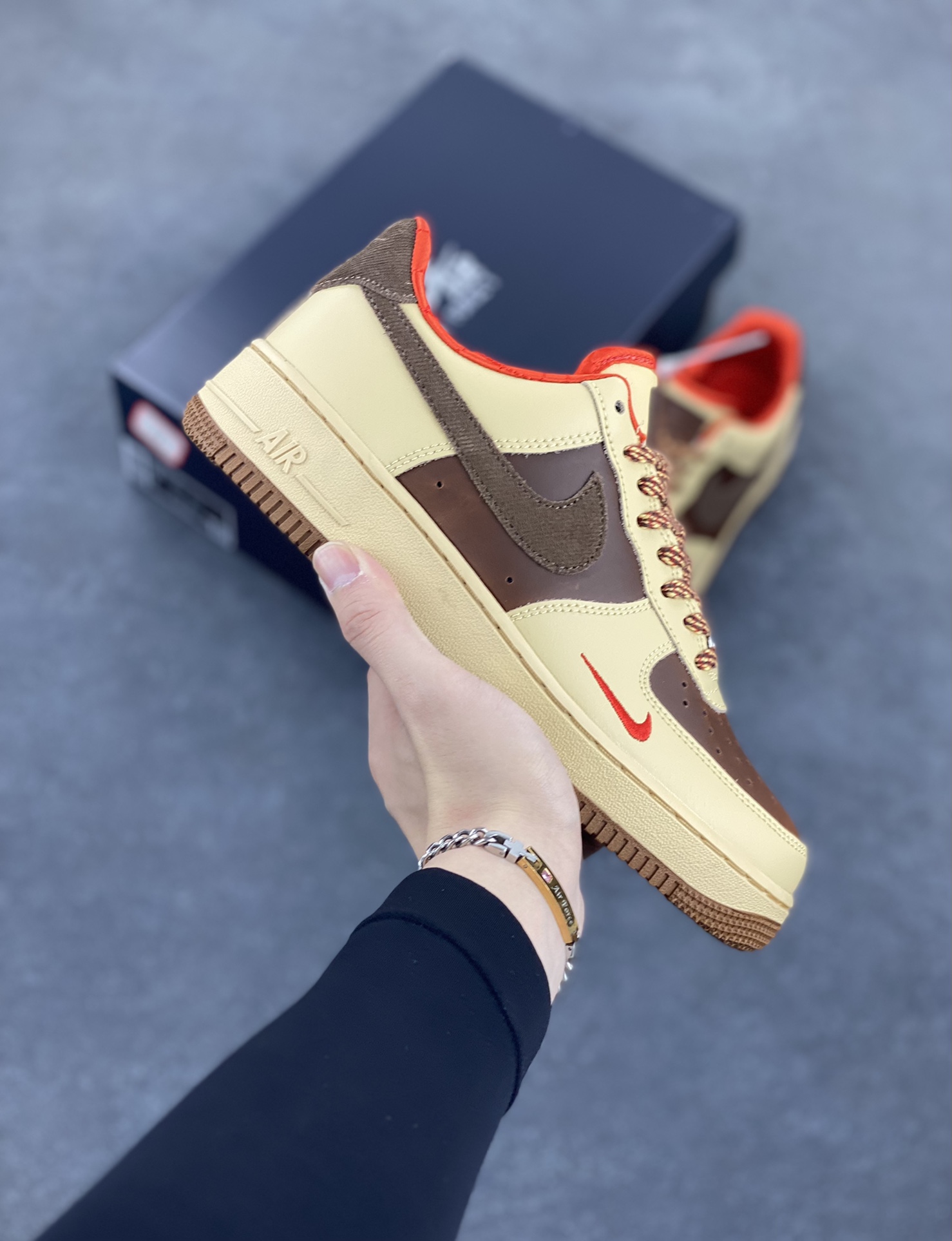 Air Force 1\’ 07 棕红 原楦头原纸板 打造纯正空军版型 专注外贸渠道 全掌内置蜂窝气垫 #原盒配件 原厂中底钢印、拉帮完美 货号：HQ3447-222 尺码：36 36.5 37.5 38 38.5 39 40 40.5 41 42 42.5 43 44 44.5 45-选品中心