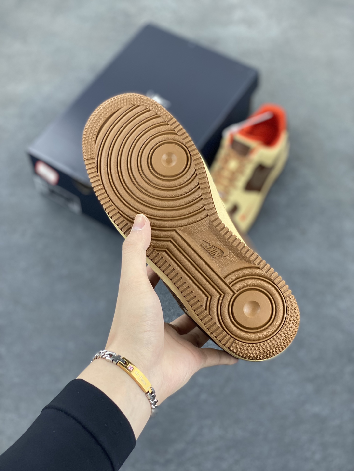 图片[5]-Air Force 1\’ 07 棕红 原楦头原纸板 打造纯正空军版型 专注外贸渠道 全掌内置蜂窝气垫 #原盒配件 原厂中底钢印、拉帮完美 货号：HQ3447-222 尺码：36 36.5 37.5 38 38.5 39 40 40.5 41 42 42.5 43 44 44.5 45-选品中心