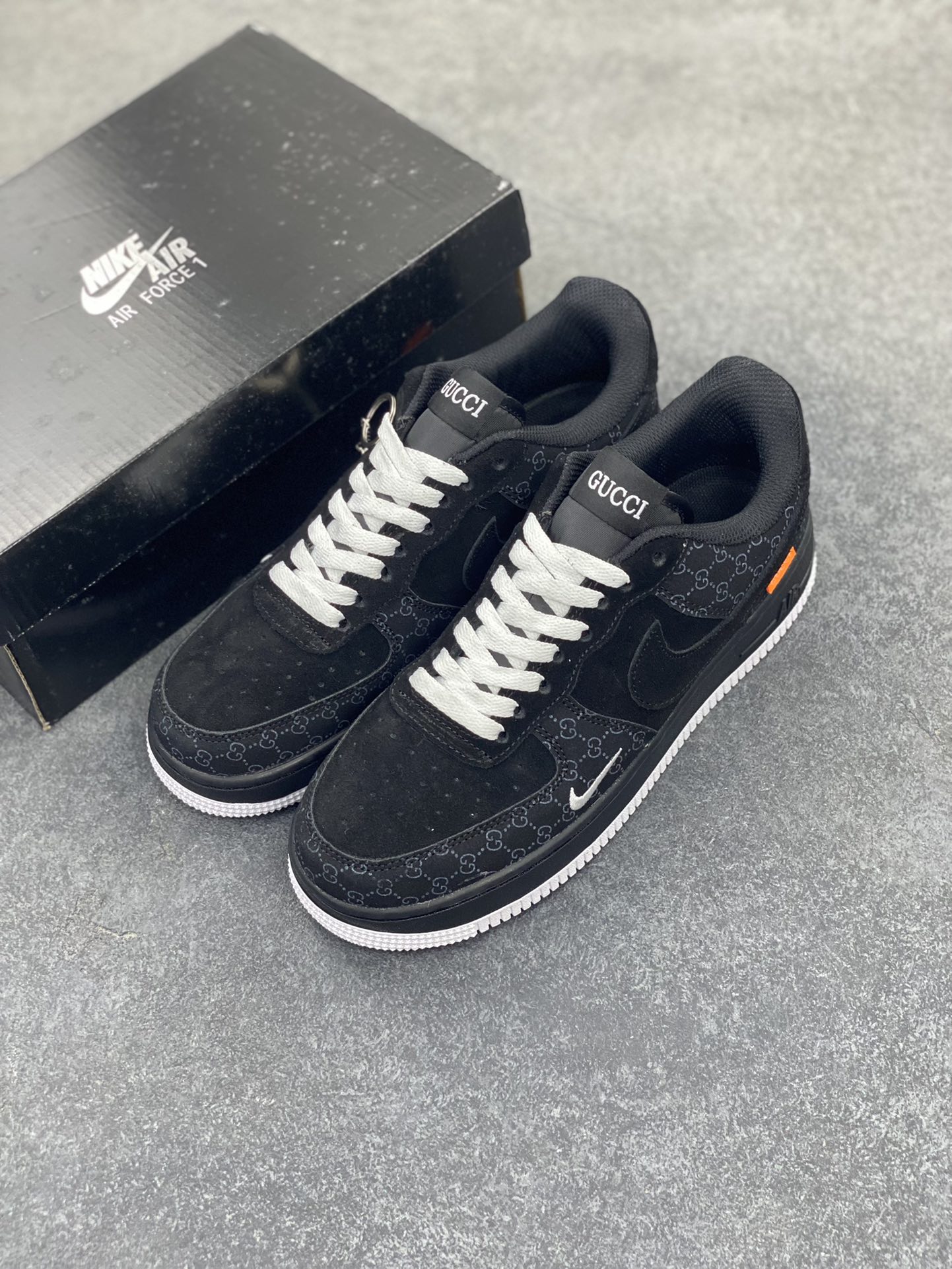 图片[8]-Nike Air Force 1 Low 空军一号低帮百搭休闲运动板鞋。柔软、弹性十足的缓震性能和出色的中底设计，横跨复古与现代的外型结合，造就出风靡全球三十多年的Force 1，直到今天还深受青睐。 货号：DJ7998-100 尺码：36 36.5 37.5 38 38.5 39 40 40.5 41 42 42.5 43 44 44.5 45-选品中心