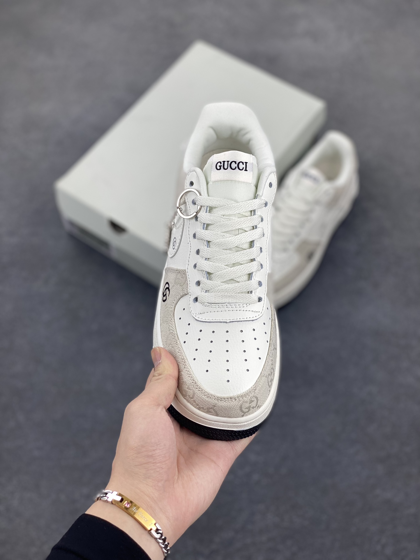 图片[2]-Nike Air Force 1 Low 空军一号低帮百搭休闲运动板鞋。柔软、弹性十足的缓震性能和出色的中底设计，横跨复古与现代的外型结合，造就出风靡全球三十多年的Force 1，直到今天还深受青睐。 货号：DZ4711-100 尺码：36 36.5 37.5 38 38.5 39 40 40.5 41 42 42.5 43 44 44.5 45-选品中心